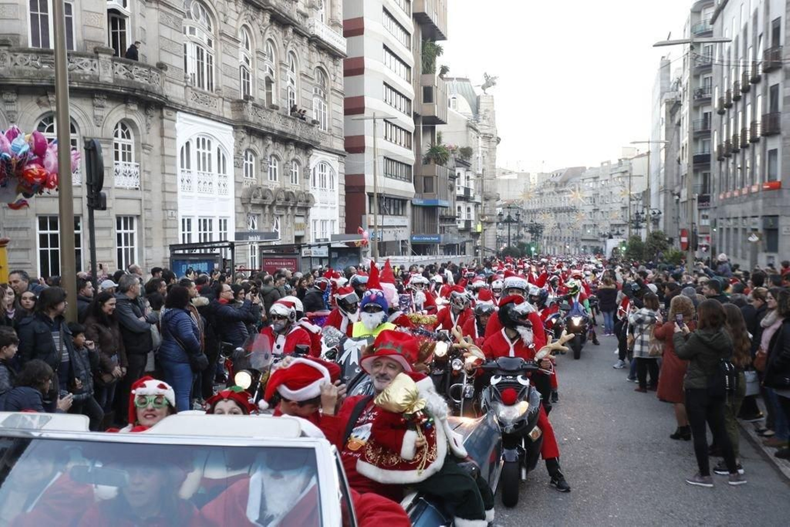 La papanoelada motera toma las calles de Vigo 81