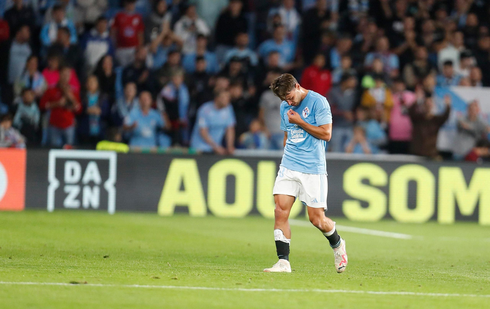 Kevin Vázquez tuvo que ser sustituido en la primera parte tras la expulsión de Iván Villar.