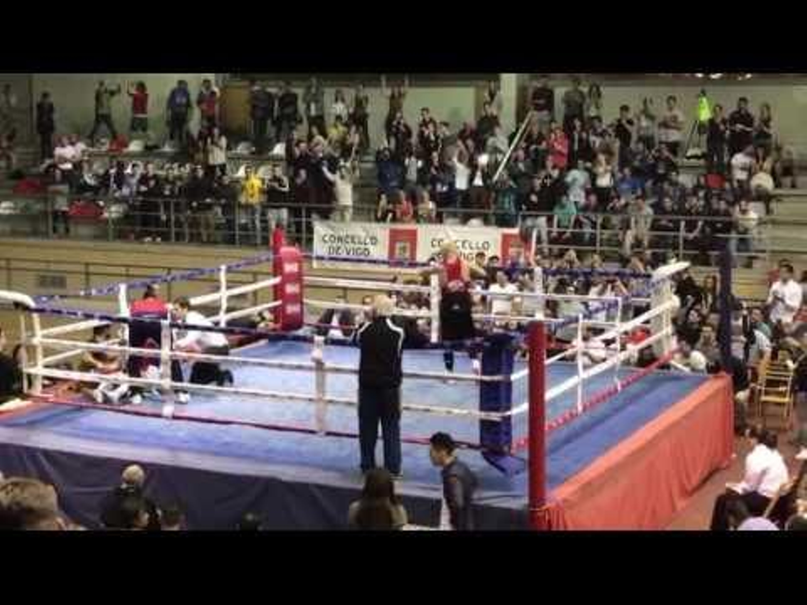 Velada de boxeo en Bouzas