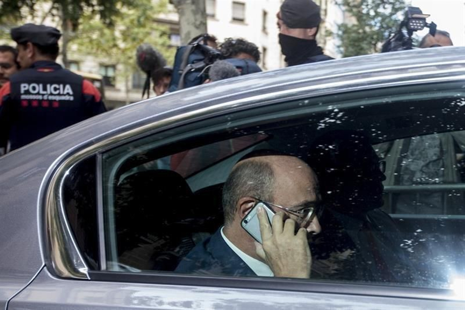 El coronel Pérez de los Cobos, a su llegada ayer a la sede de la Fiscalía Superior de Cataluña.