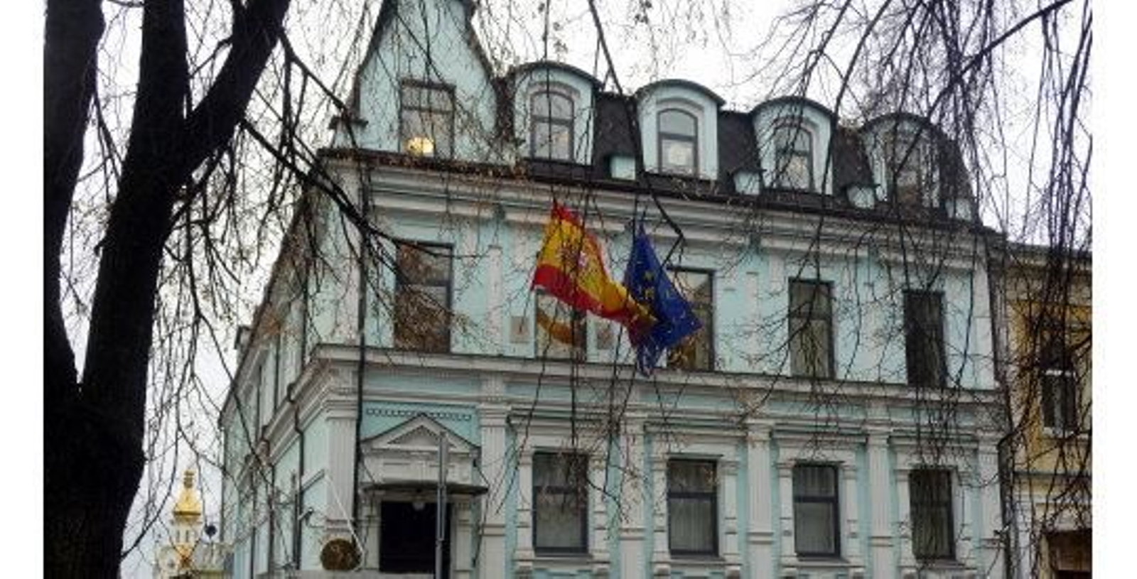 En la imagen el consulado de España en Kiev