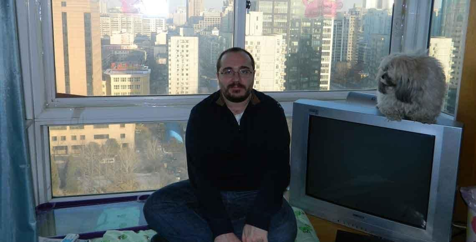 Antonio Broto ha encontrado en Pekín una forma muy interesante de desarrollar su profesión, el periodismo.