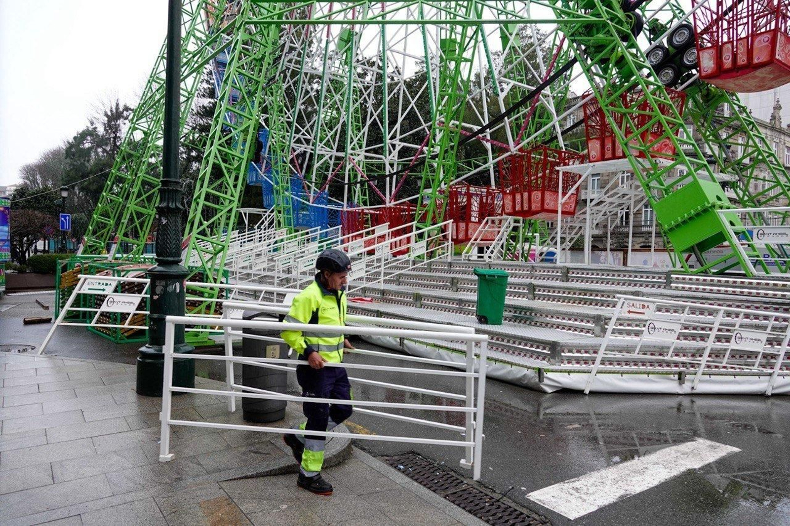 Desmontaje de la noria. // Vicente Alonso