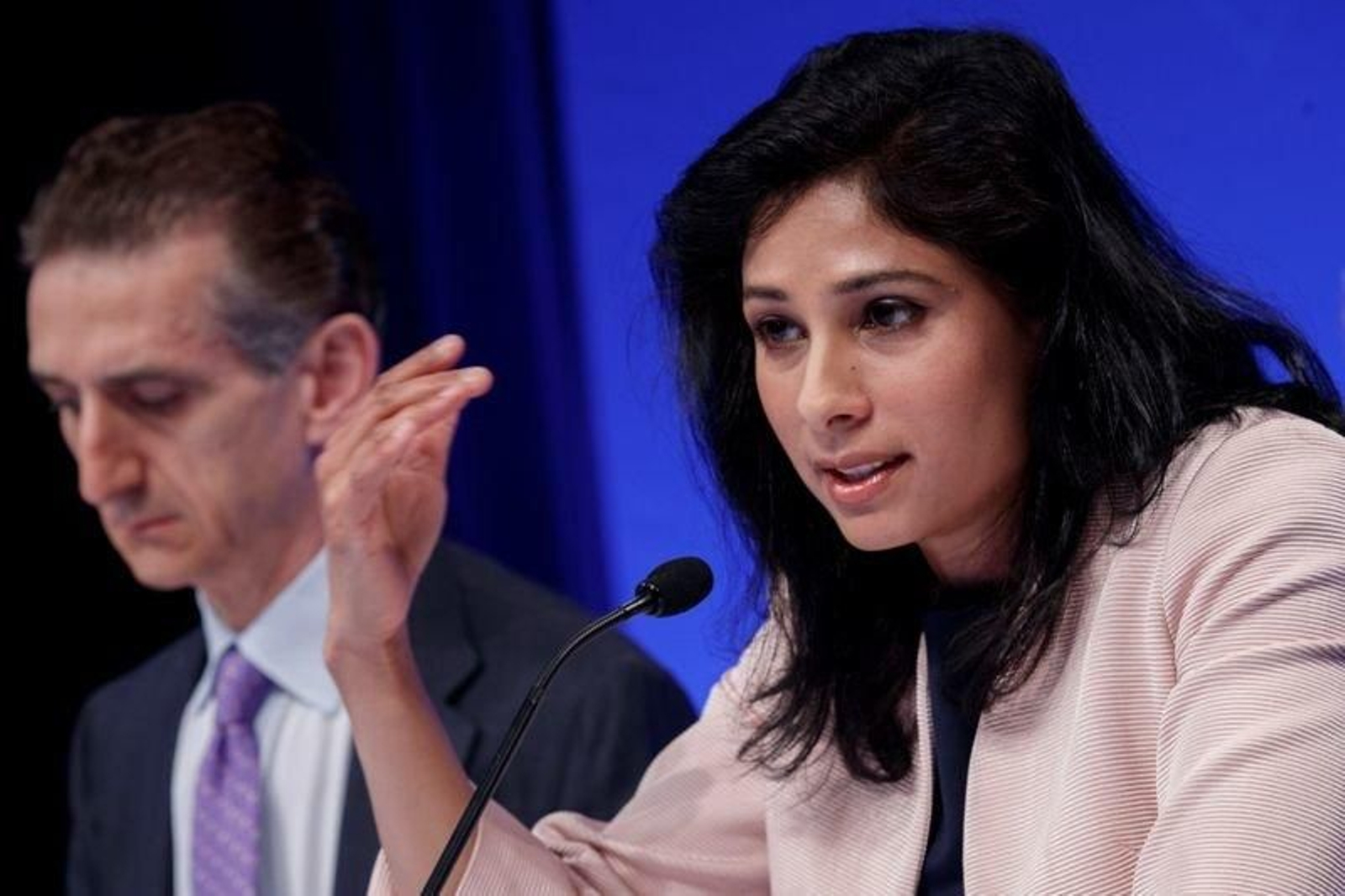 La economista jefe del Fondo Monetario Internacional, Gita Gopinath, en la rueda de prensa.