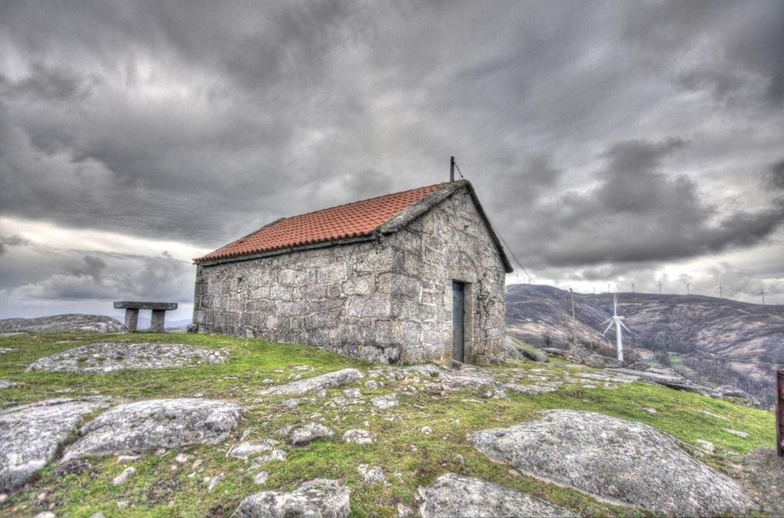 Zona de la Comunidad de Montes de Cabeiras, Arbo, donde se ubica un parque eólico.