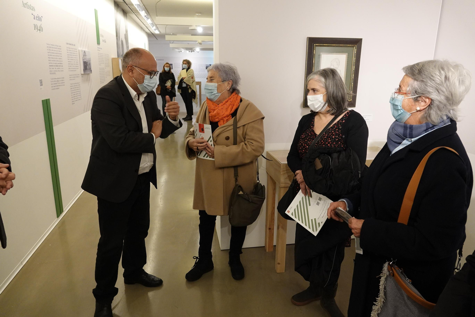 Presentación en la Pinacoteca de "Nos vieiros da arte galega", sobre a colección municipal de Francisco Fernández del Riego.