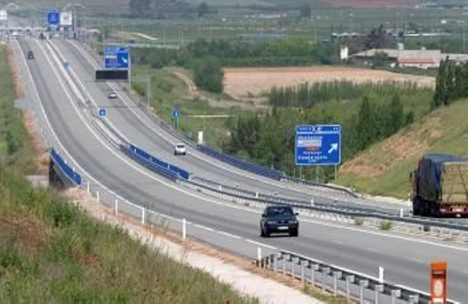 La red de autopistas de peaje registró un tráfico medio de 17.193 usuarios diarios en los diez primeros meses del 2012