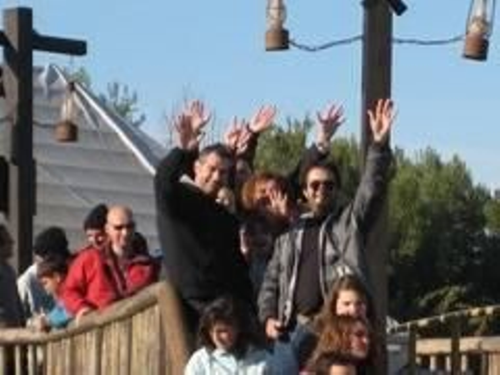 Los aragoneses de Mollet en una atracción en Port Aventura.