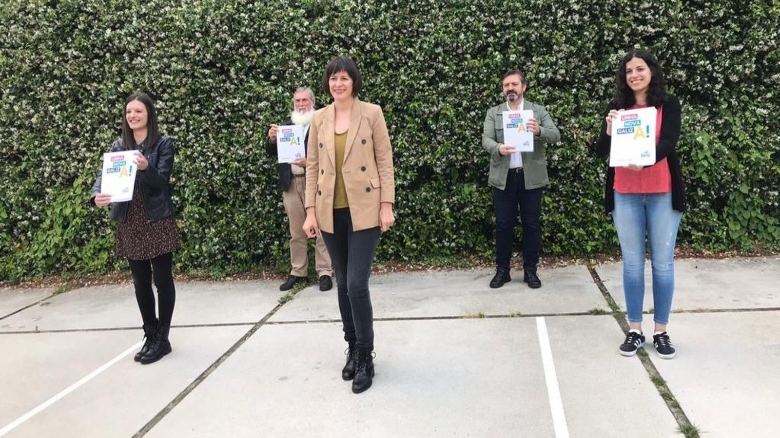 Pontón posa con los cabezas de lista durante el acto de presentación del programa del BNG.