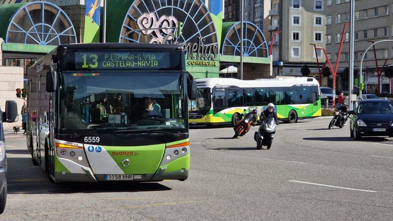 Los autobuses urbanos volvieron a circular ayer con relativa normalidad por Vigo.