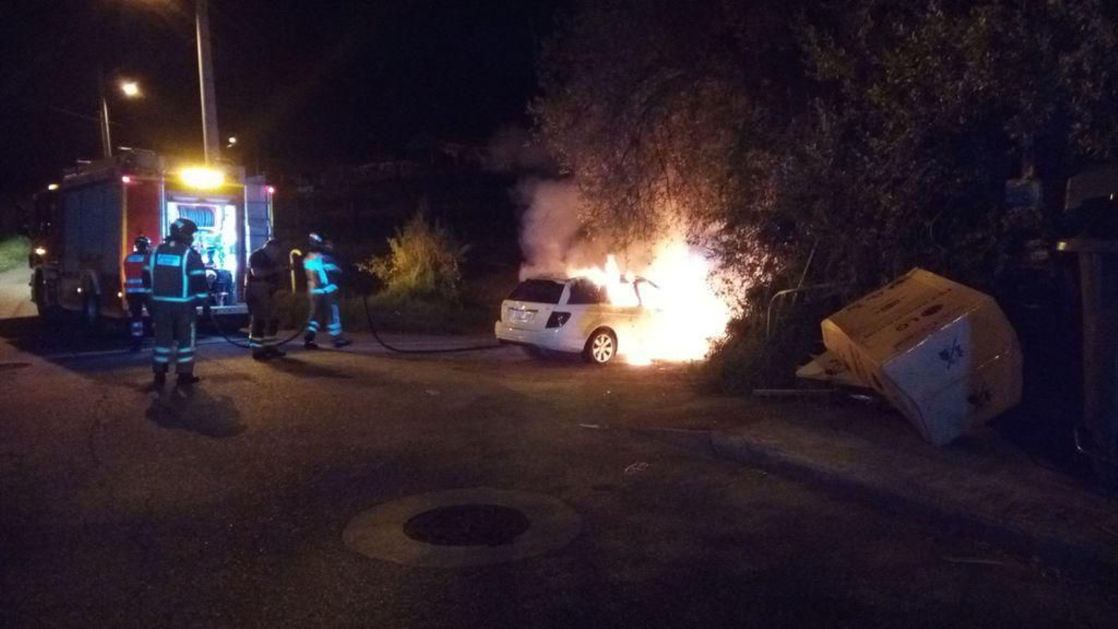 Incendio en un vehículo en Valadares
