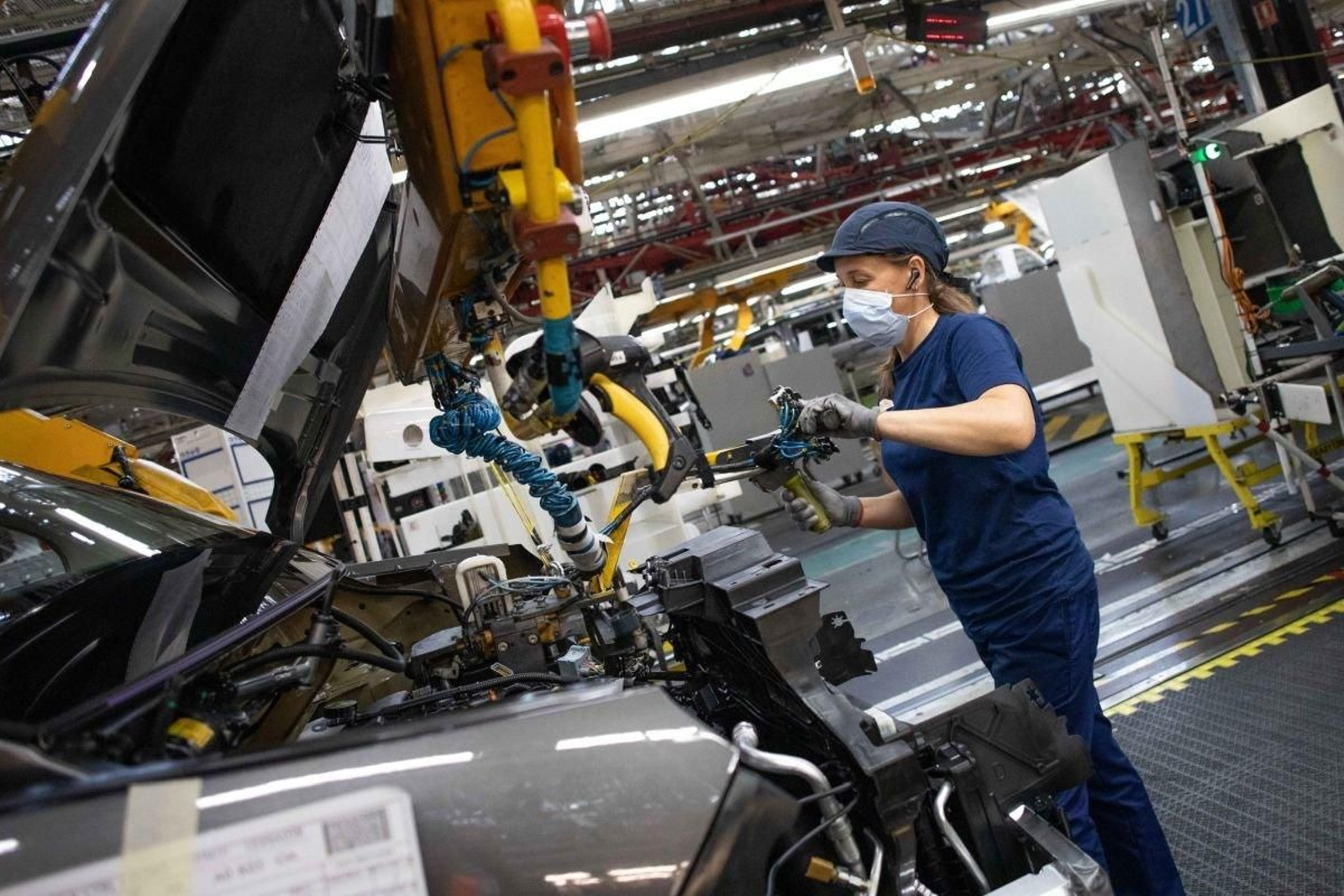 En las fábricas españolas, incluida Stellantis, se produjeron en enero casi 231.000 vehículos.