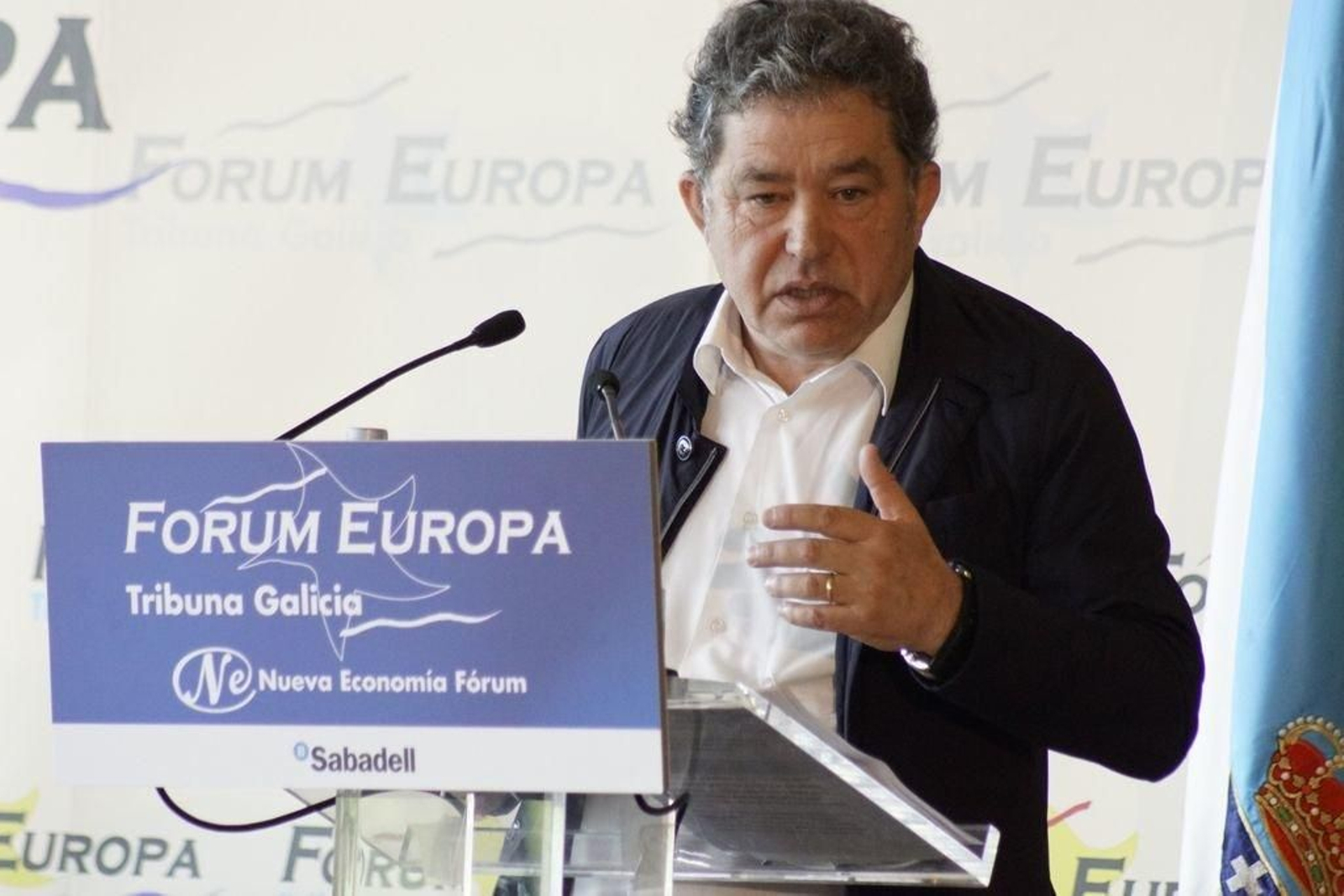 Miguel Anxo Fernández Lores, alcalde de Pontevedra, ayer en el Forum celebrado en Vigo.