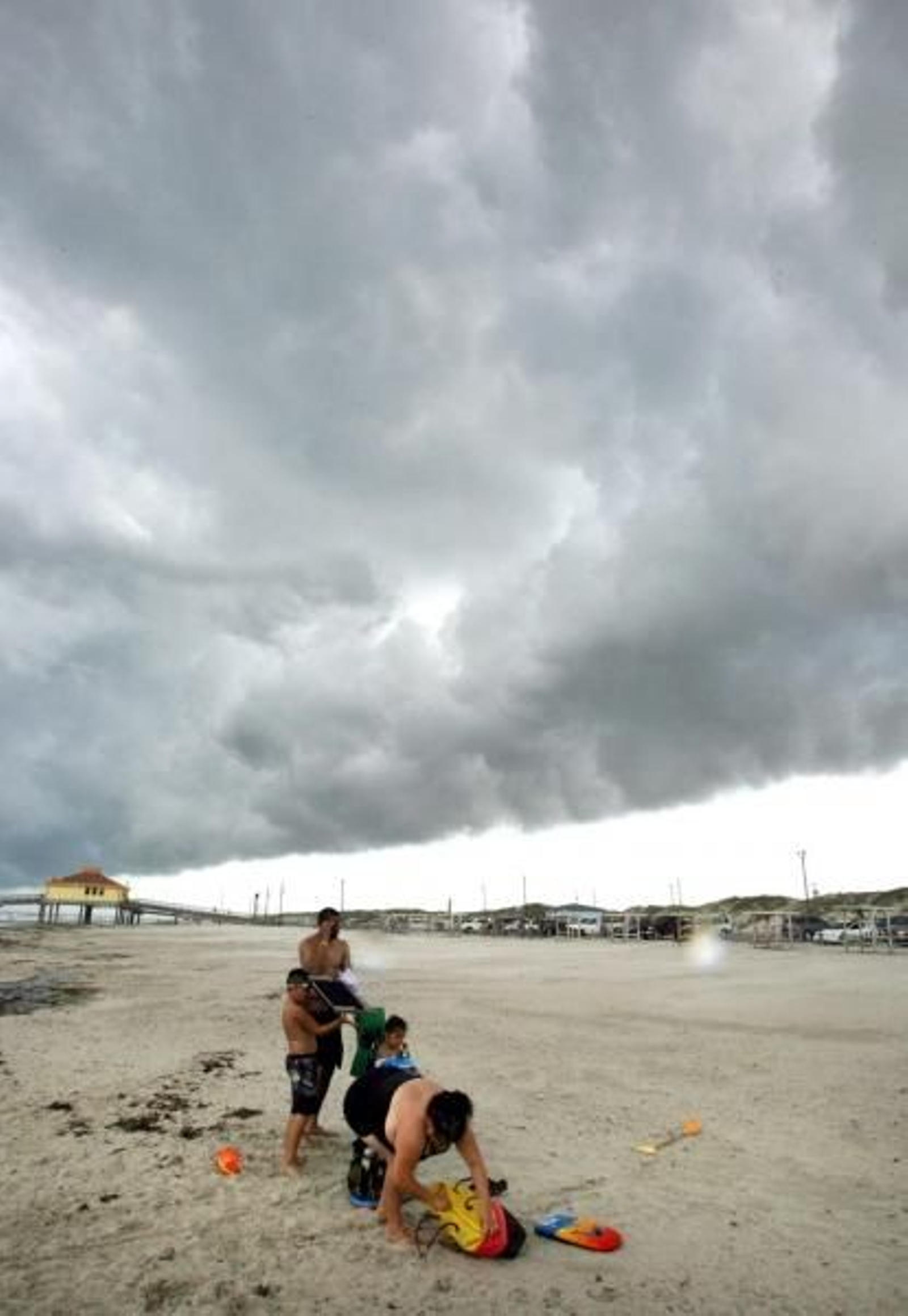 Paisje de las playas tras el paso de la tormenta Dolly. (Foto: EFE)