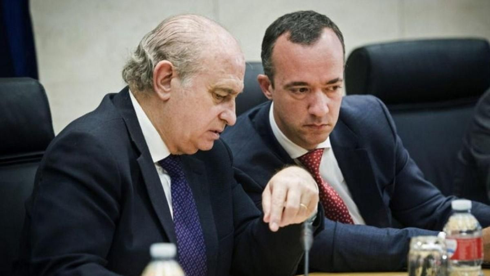 Jorge Fernández Díaz junto a su Francisco Martínez cuando ambos dirigían Interior.