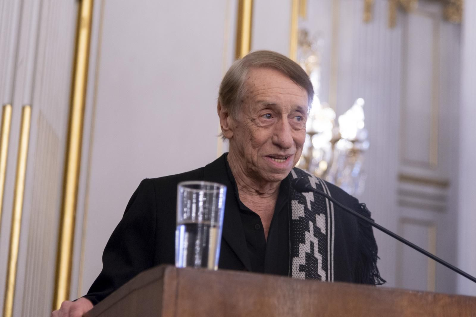 José Zartmann, bailarín, coreógrafo, maestro y director ensamblado siempre con la música y la danza española, recibió un merecido reconocimiento de la Legislatura de la Ciudad de Buenos Aires el día 9 de setiembre.