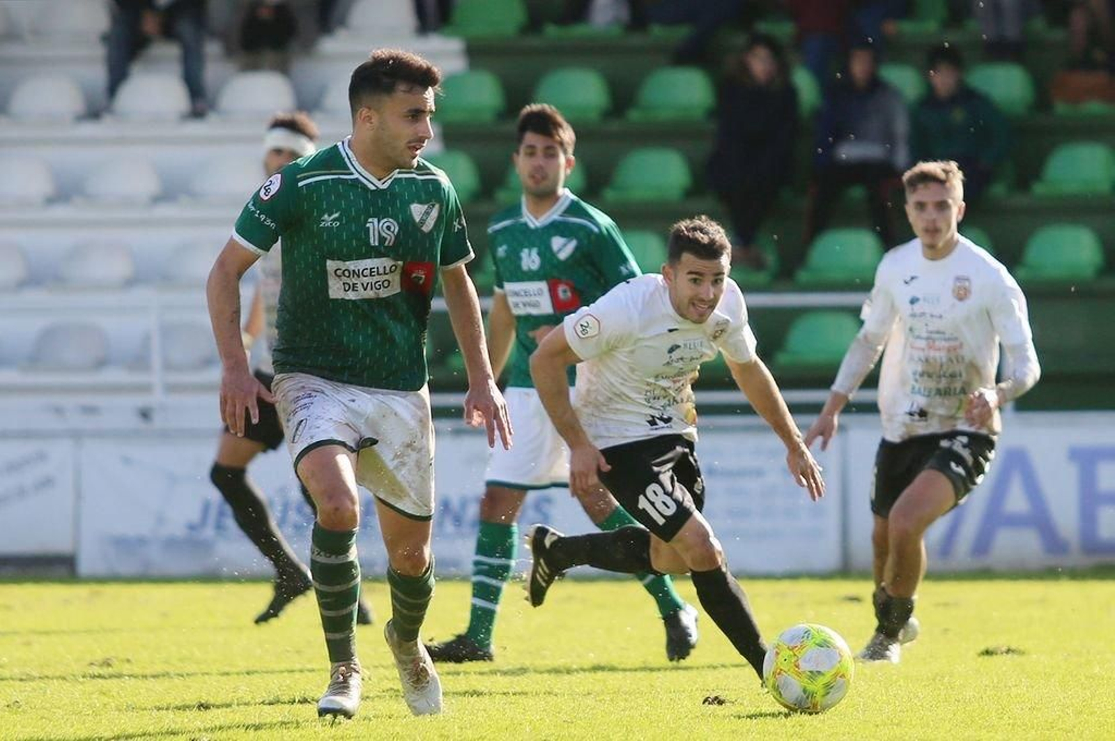 Álex Ares, que recayó de su lesión de principios de temporada a finales de año, vuelve a estar listo para jugar.