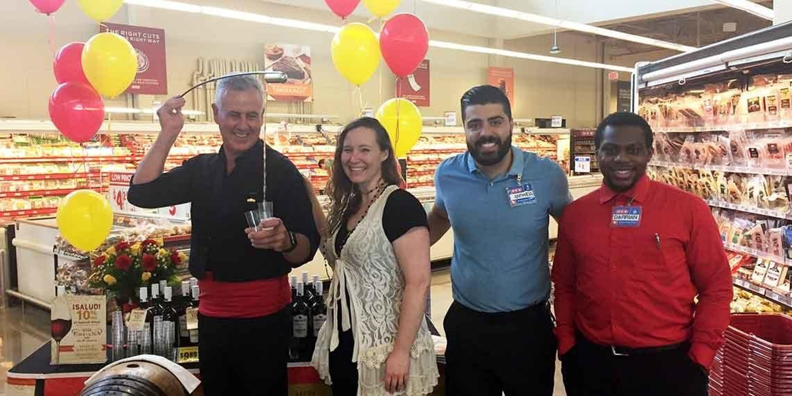 En la inauguración del evento se contó con la presencia de altos ejecutivos de la cadena, autoridades e instituciones españolas y texanas, distribuidores e importadores, prensa estadounidense y un venenciador profesional español.