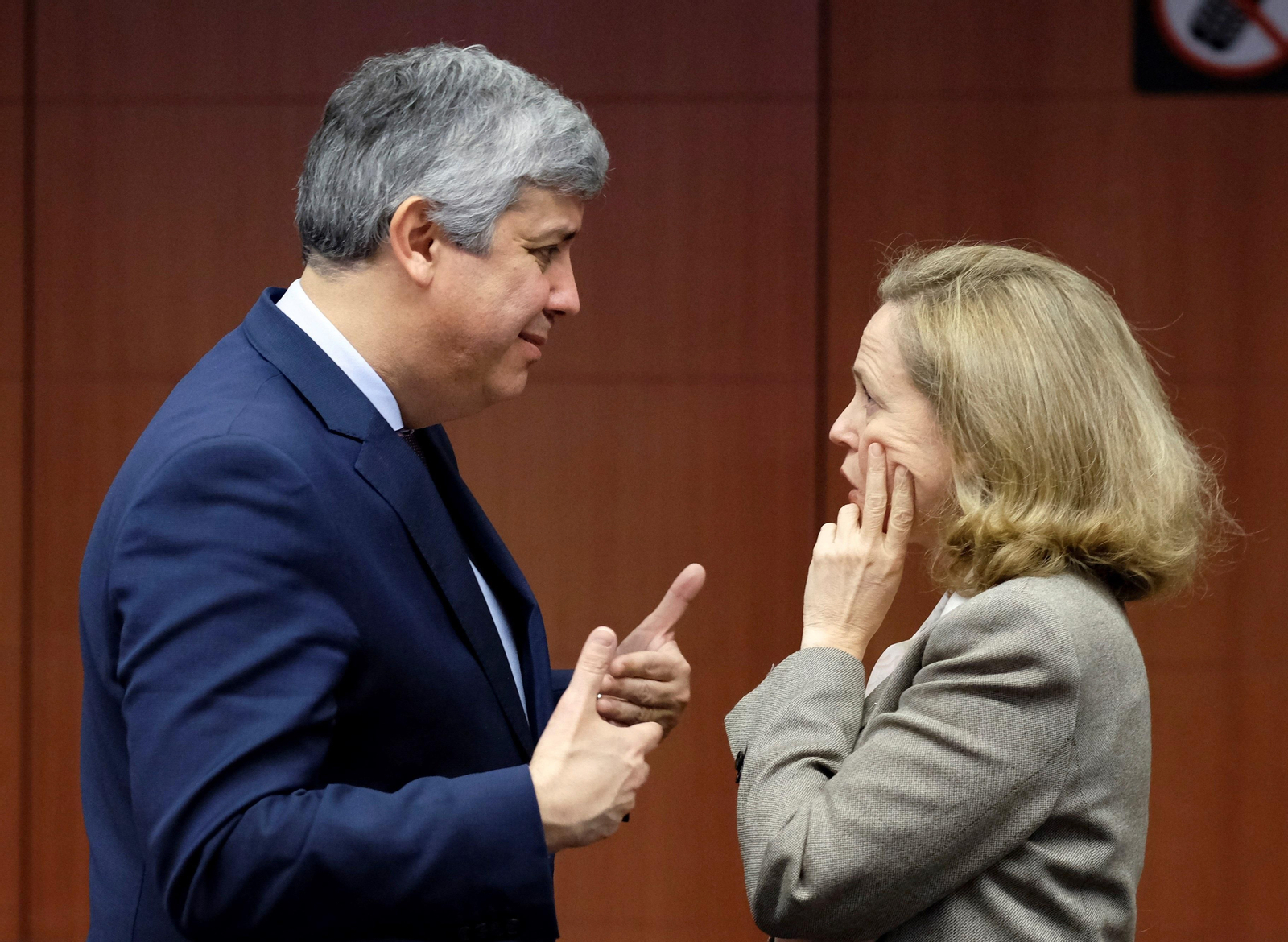 La vicepresidenta tercera española, Nadia Calviño Nadia Calviño con el presidente del Eurogrupo, Mário Centeno.