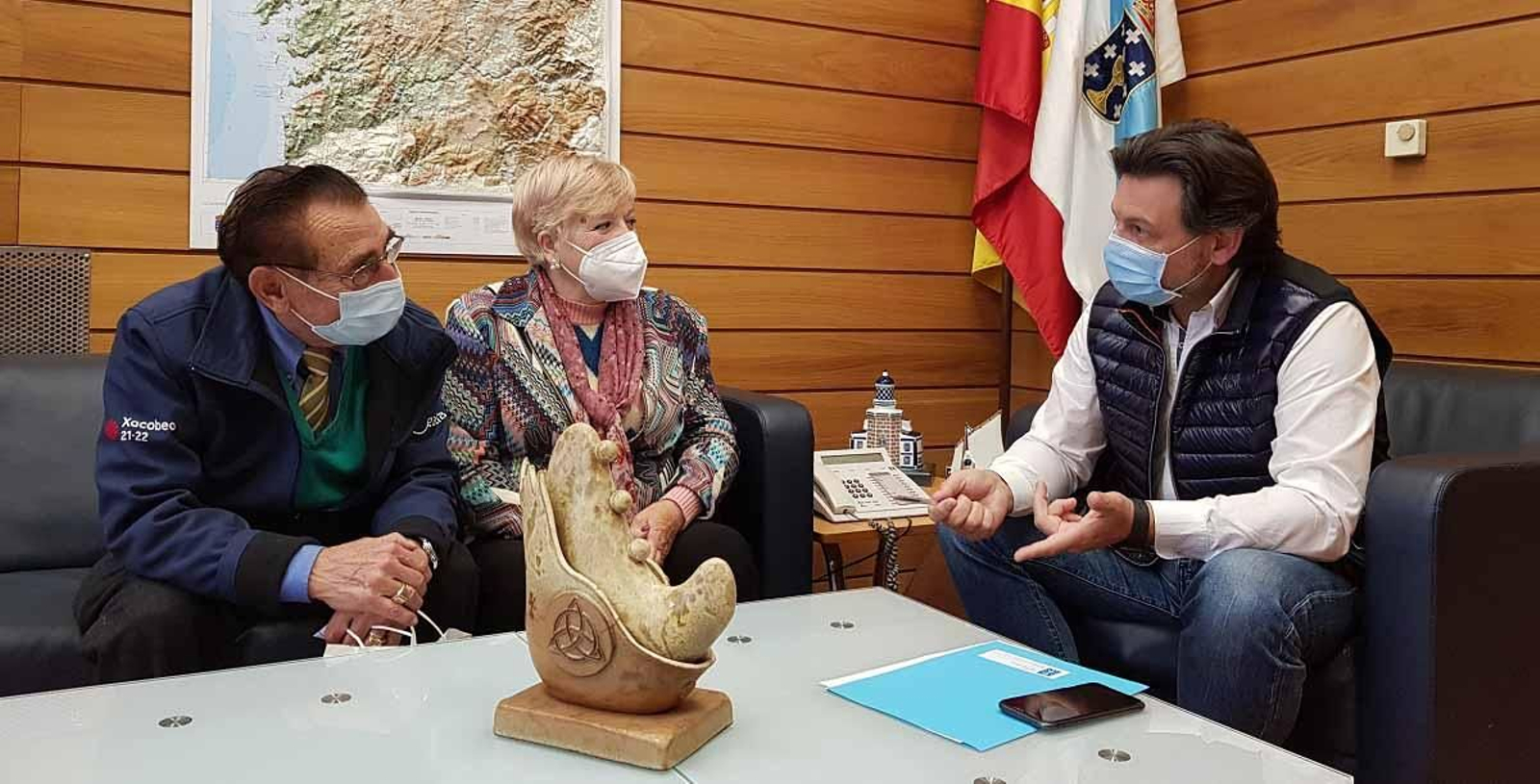 Imagen de la reunión celebrada en la sede de la SXE en Santiago de Compostela