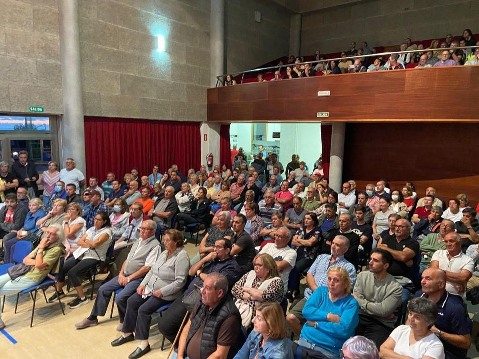 La reunión informativa sobre el Plan General en el auditorio de Priegue.