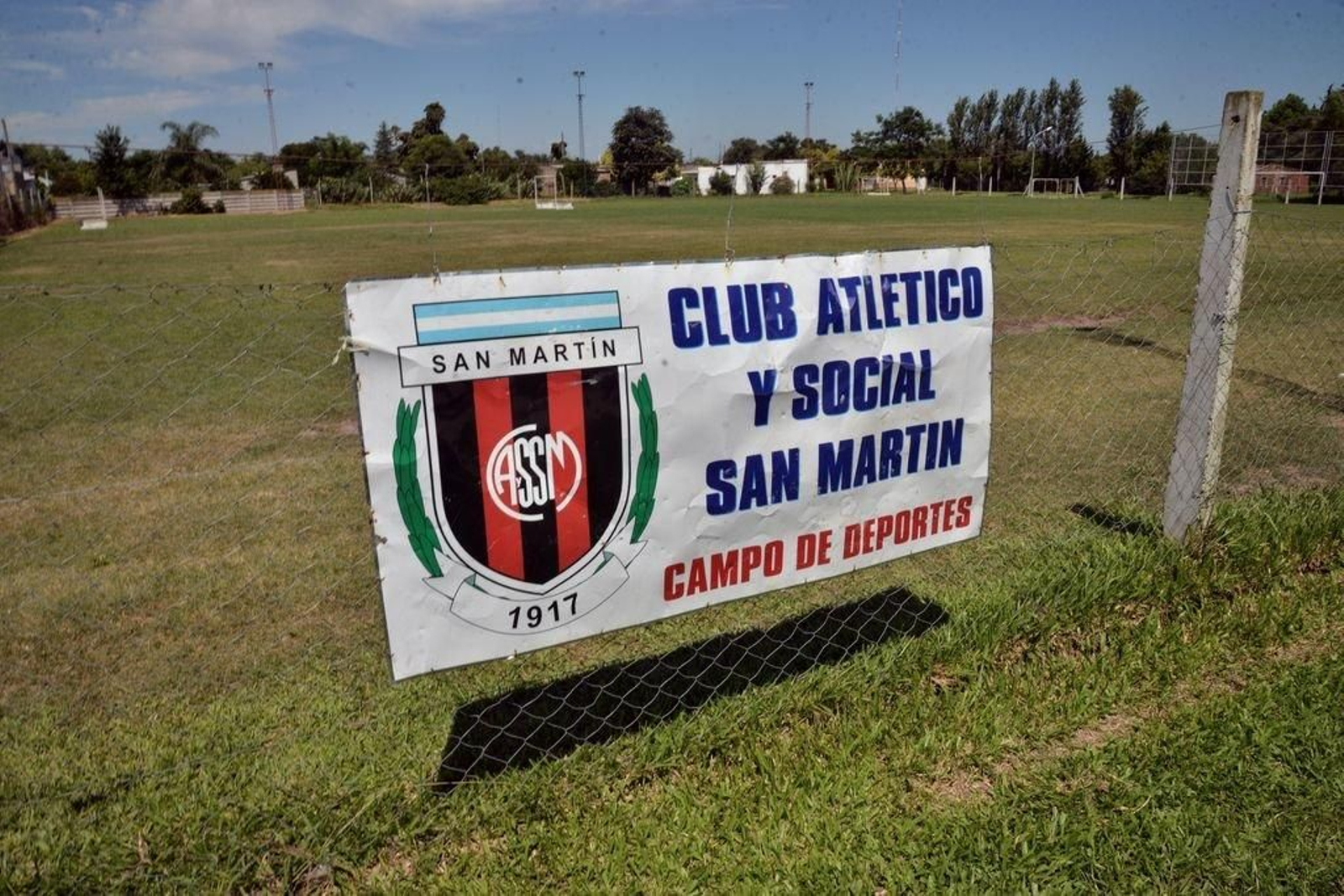 El club San Martín, donde empezó Sala, cerró ayer en señal de luto.