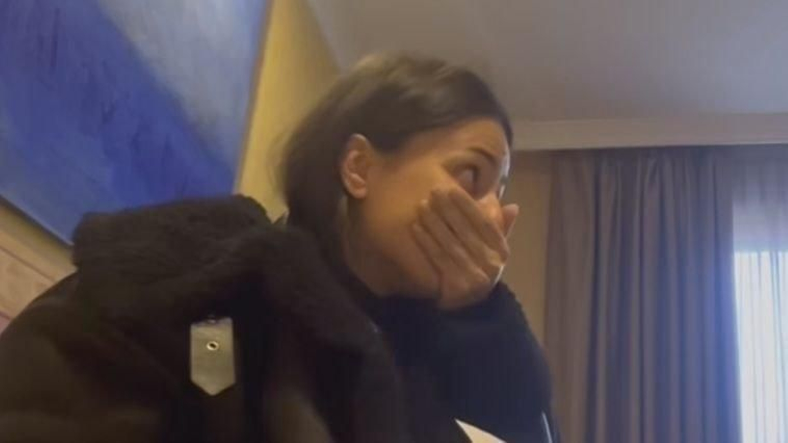 Tamara, sorprendida con lo que se encontró en el hotel. // Instagram (@grtamara)