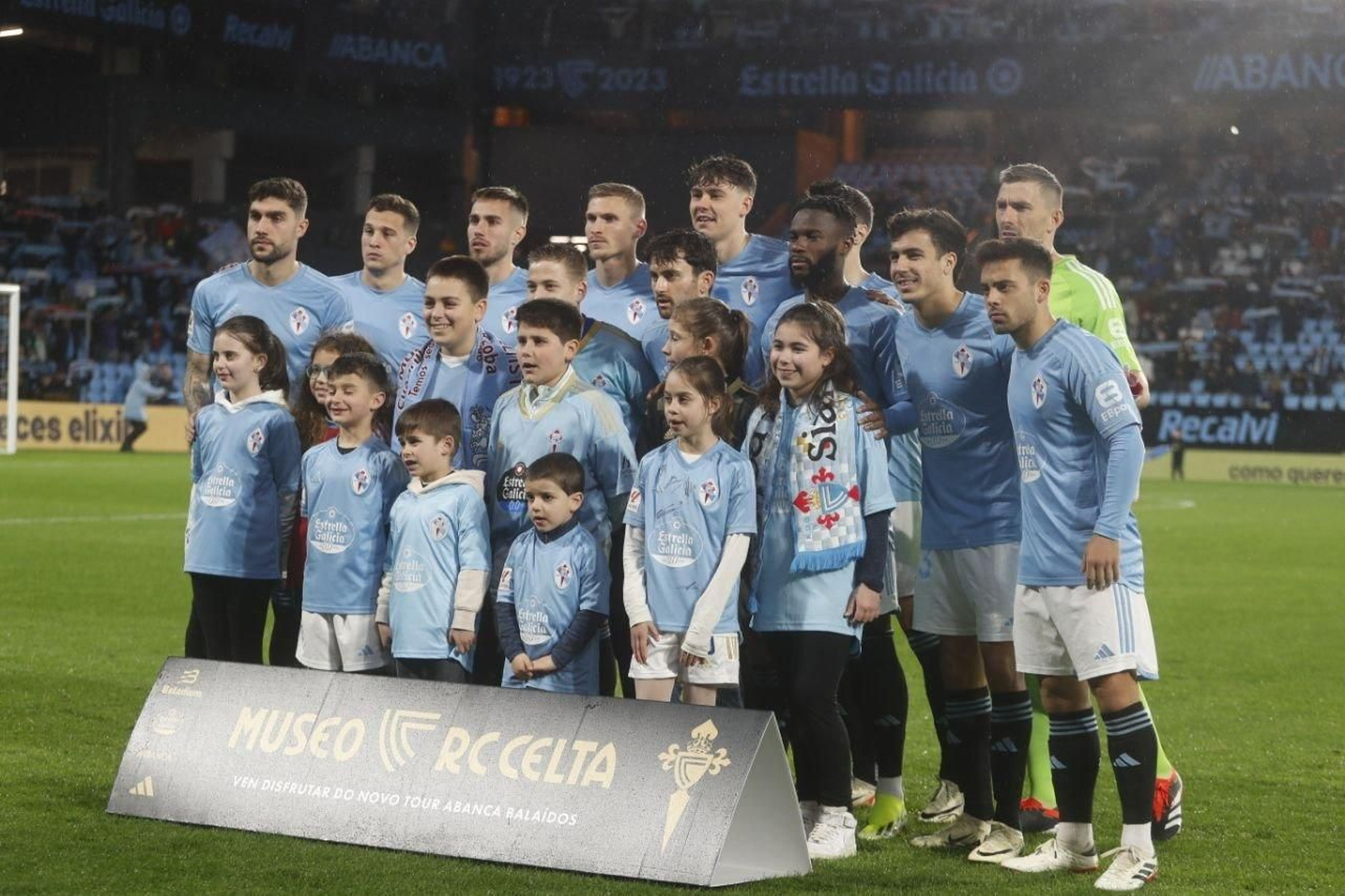 Partido Celta-Almería en Balaídos. // J.V. Landín