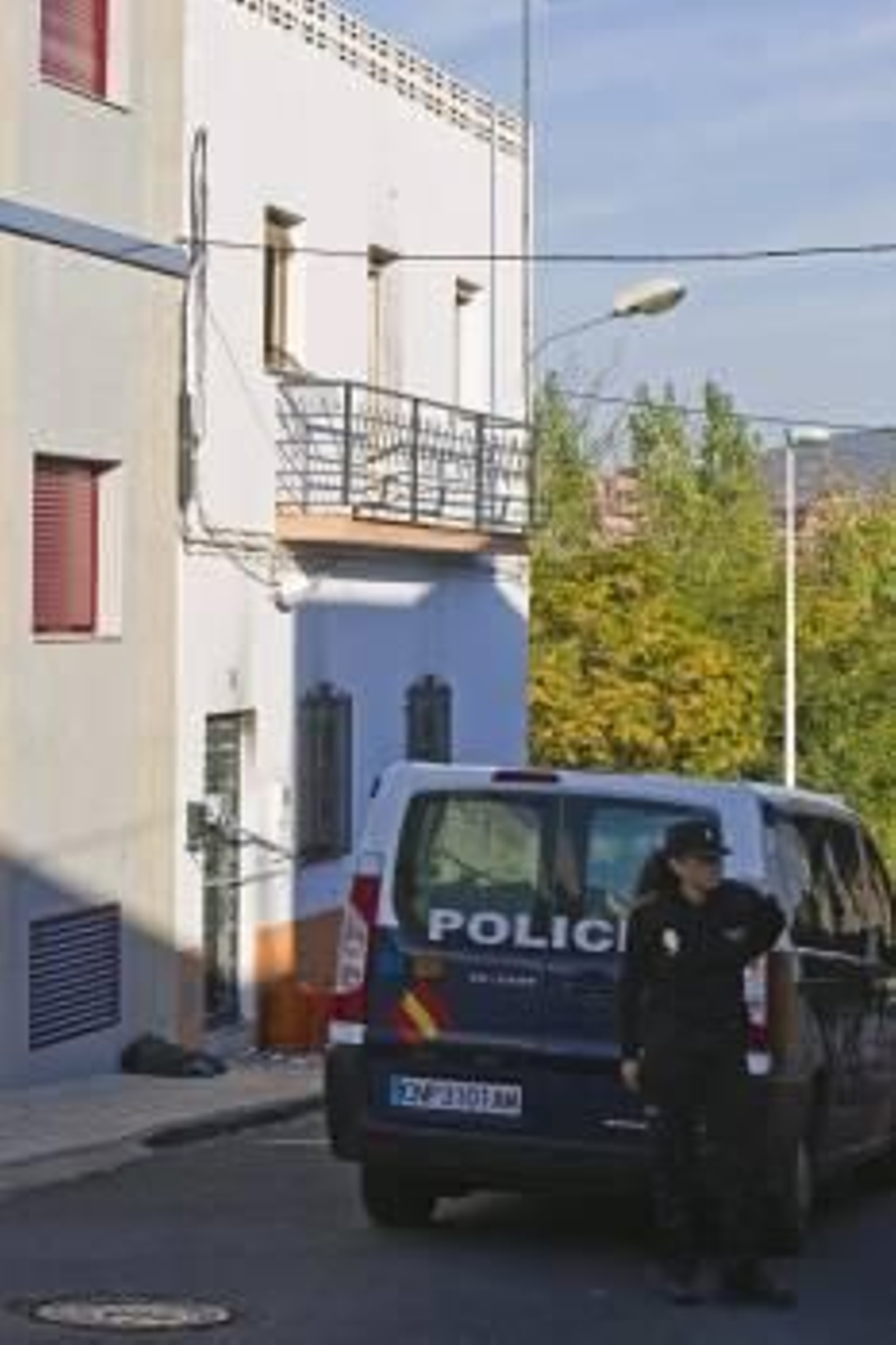 Inmueble del número 15 de la Calle César Lozano de Mérida, donde ha fallecido esta madrugada un hombre, de 77 años (Foto: EFE)