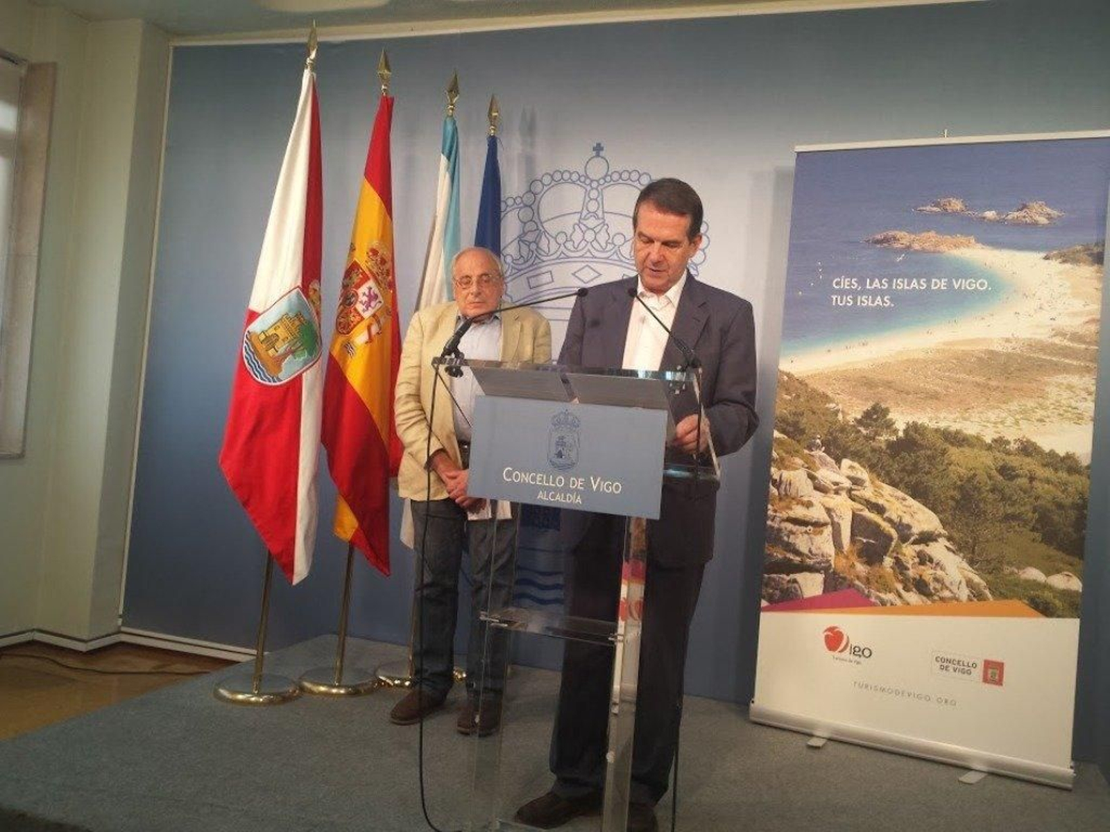 Caballero dio a conocer ayer la programación, acompañado por el concejal de Cultura, Cayetano Rodríguez