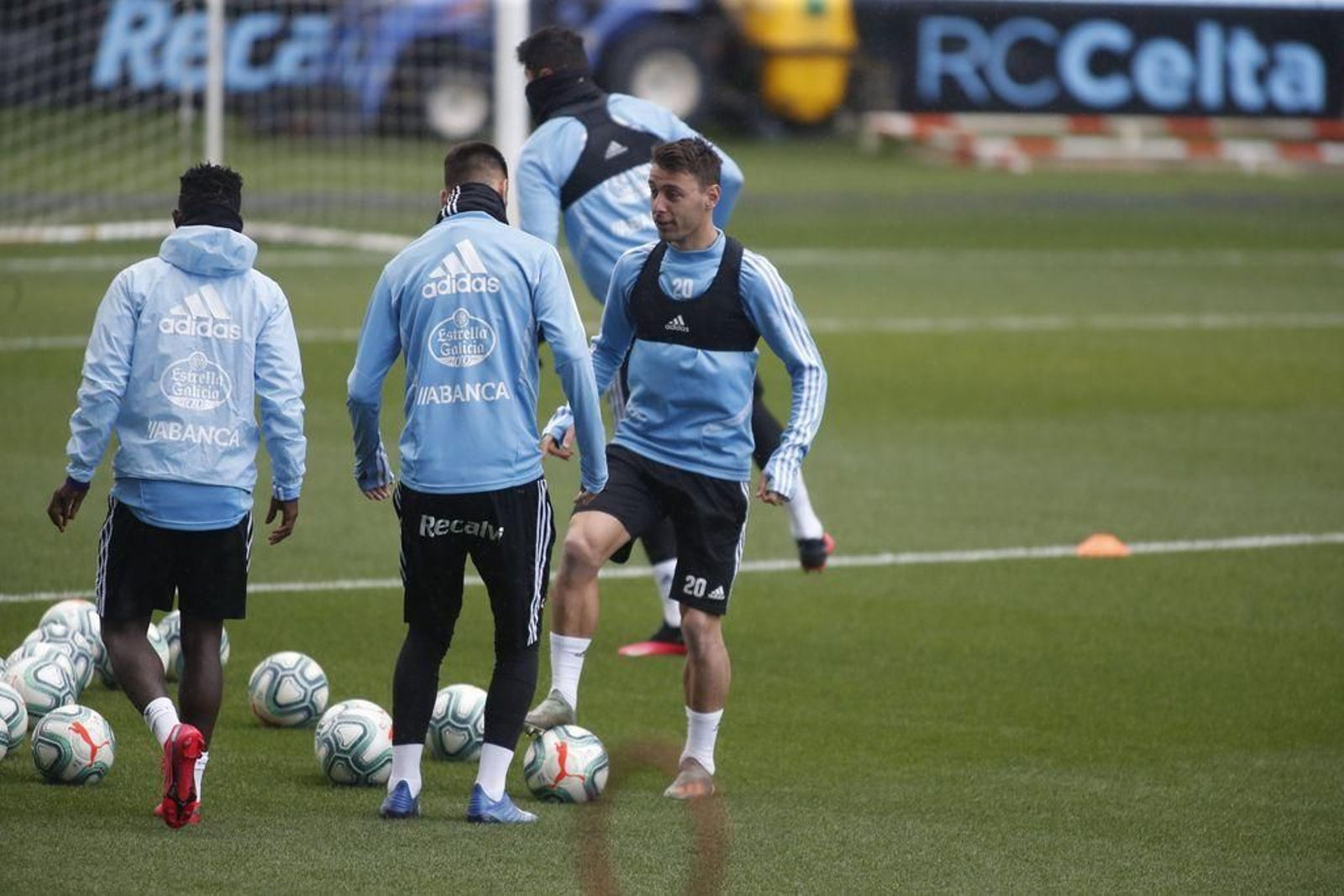 El lateral Kevin Vázquez, en un entrenamiento de esta temporada en el estadio de Balaídos.