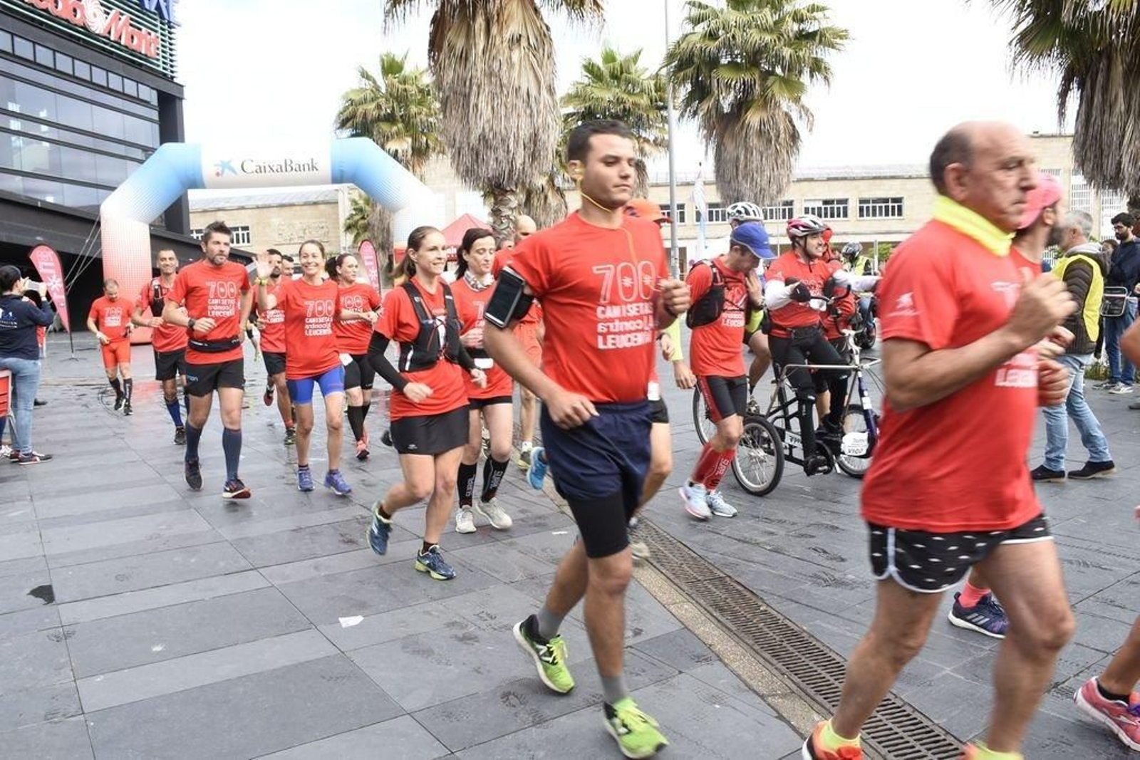 La salida se realizó de forma escalona desde a Laxe y contó con la presencia del alcalde.