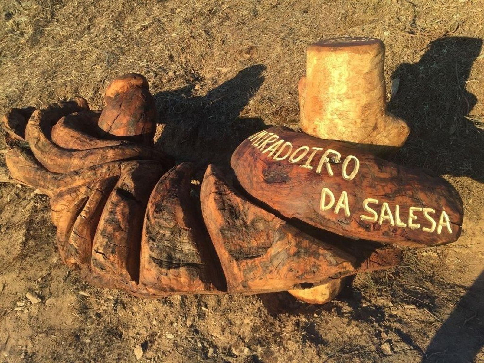 Banco colocado en el Miradoiro da Salesa, en O Bolo.