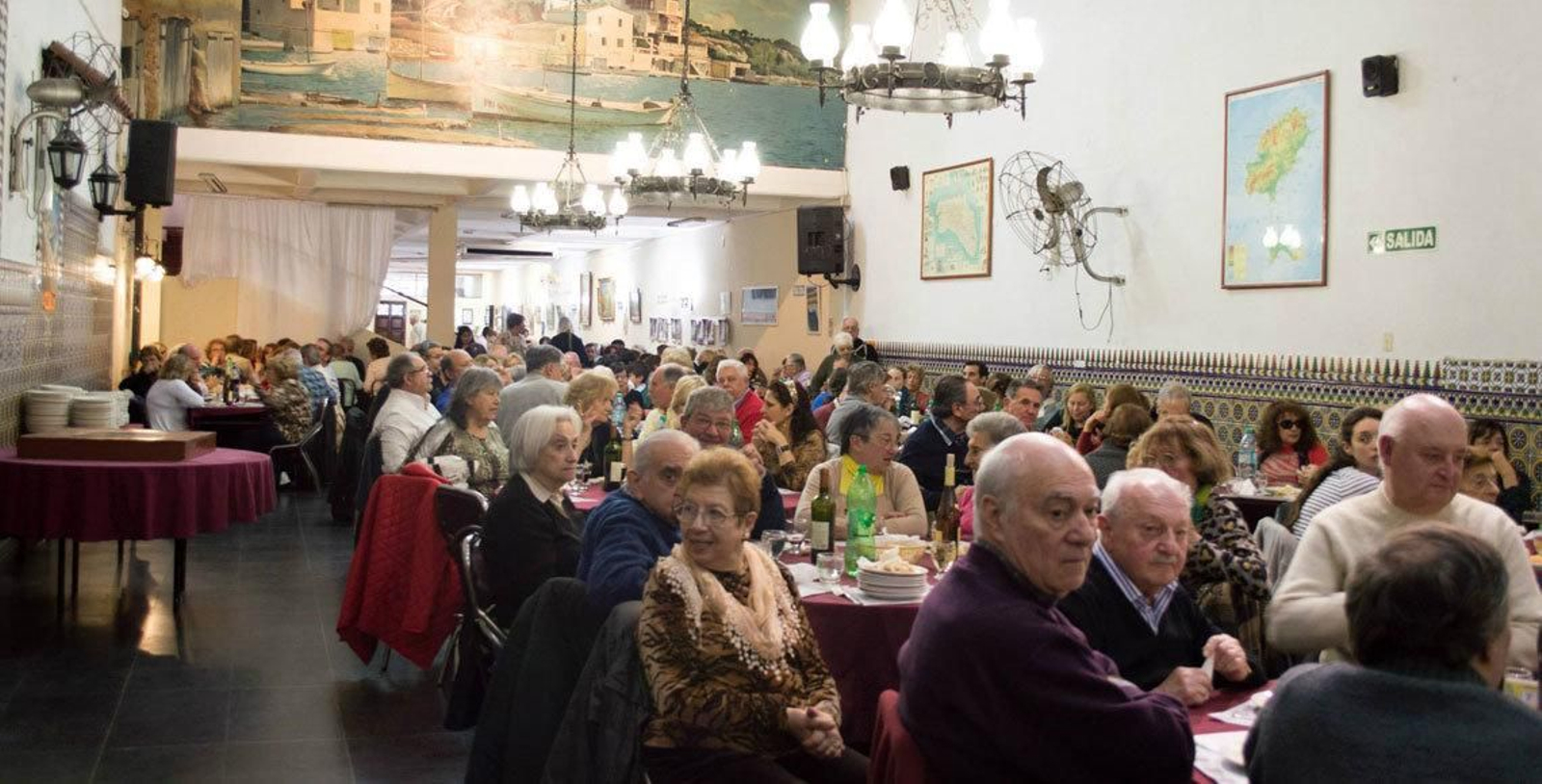 Los socios de la Casa Balear de Buenos Aires durante la celebración de la "paella" de junio.