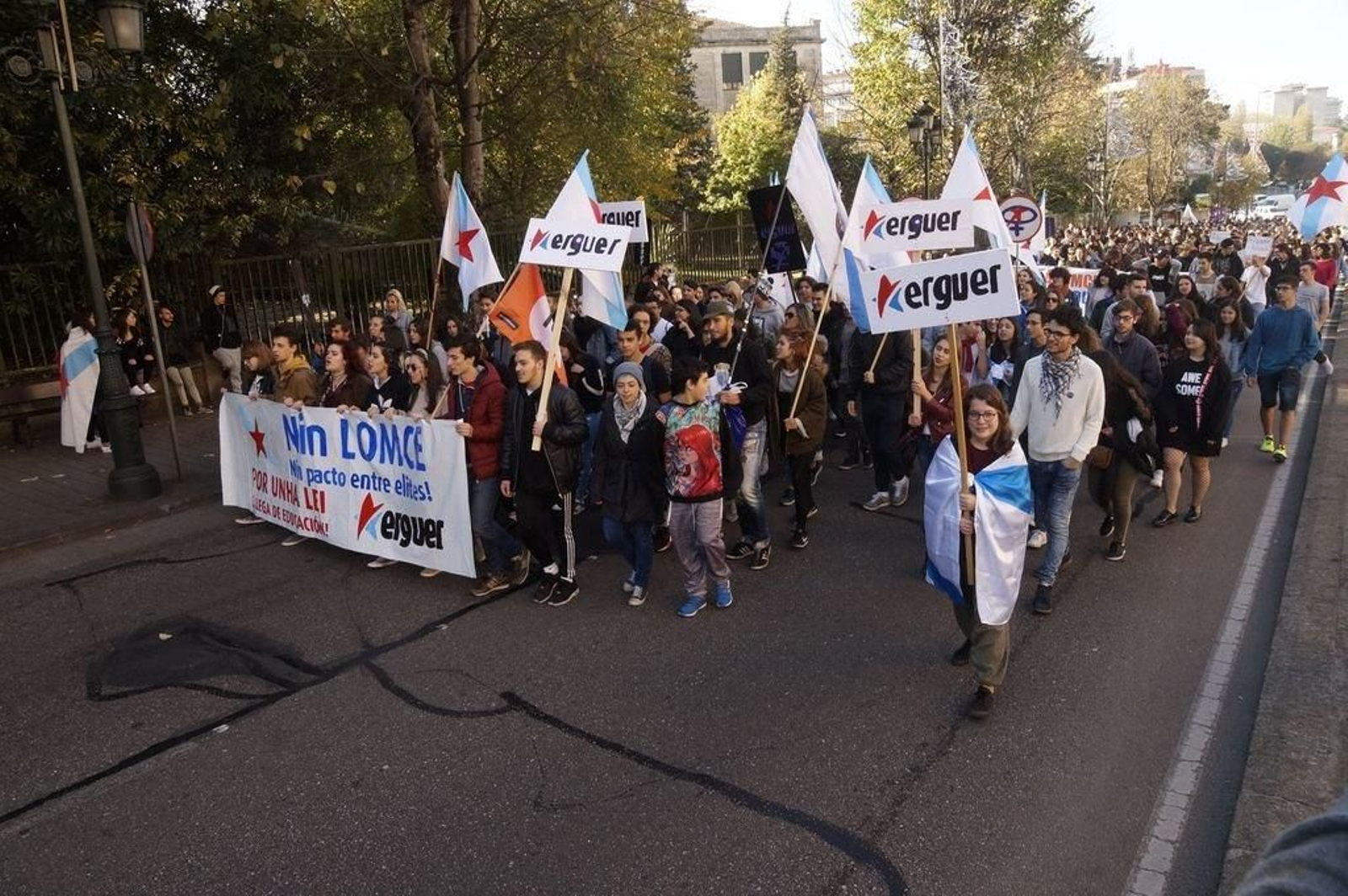 La protesta partió a mediodía de la Plaza de América.