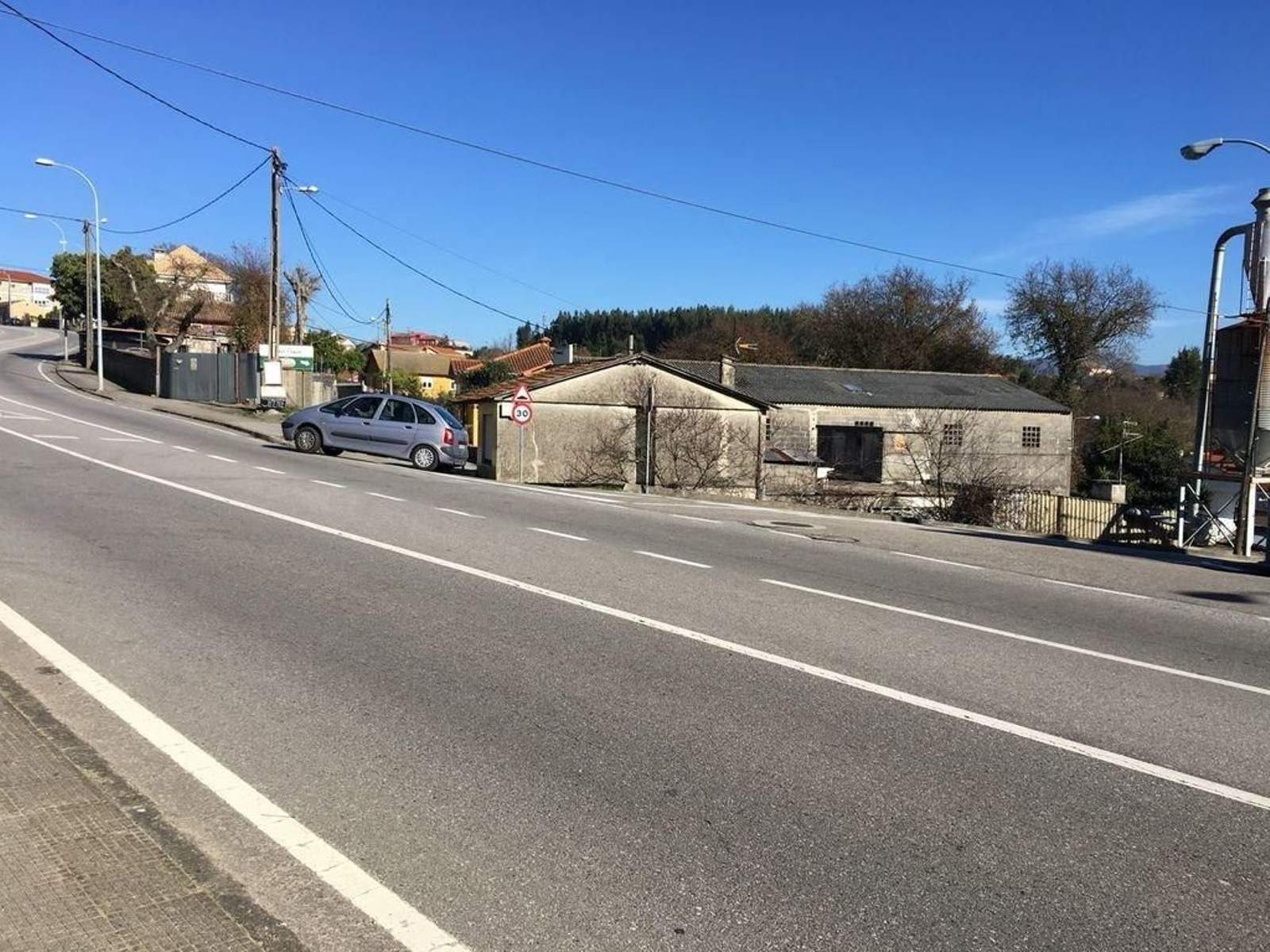 Una de las intersecciones de la carretera que serán mejoradas con esta intervención.