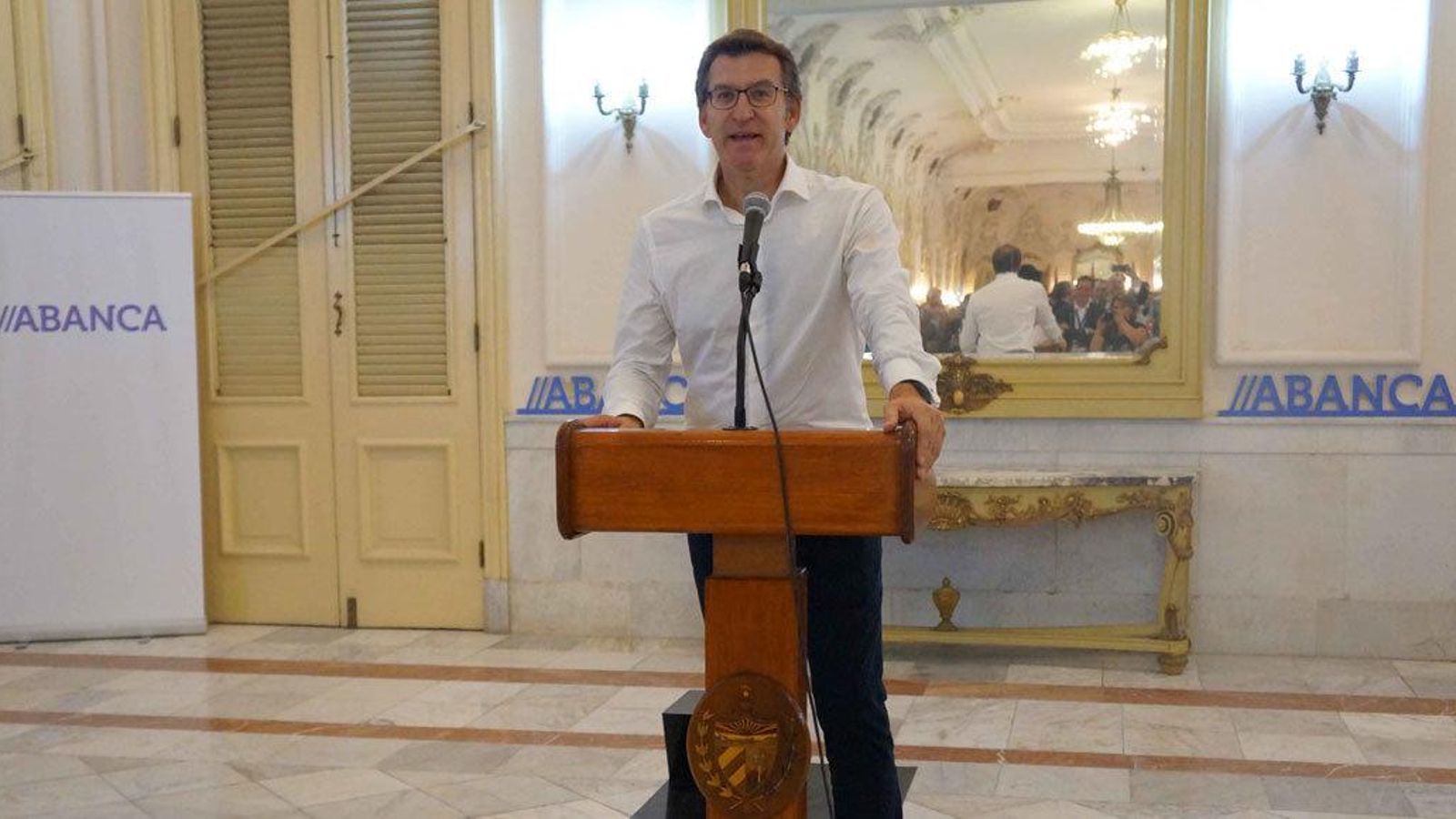 1 Feijóo-Coctel-Abanca