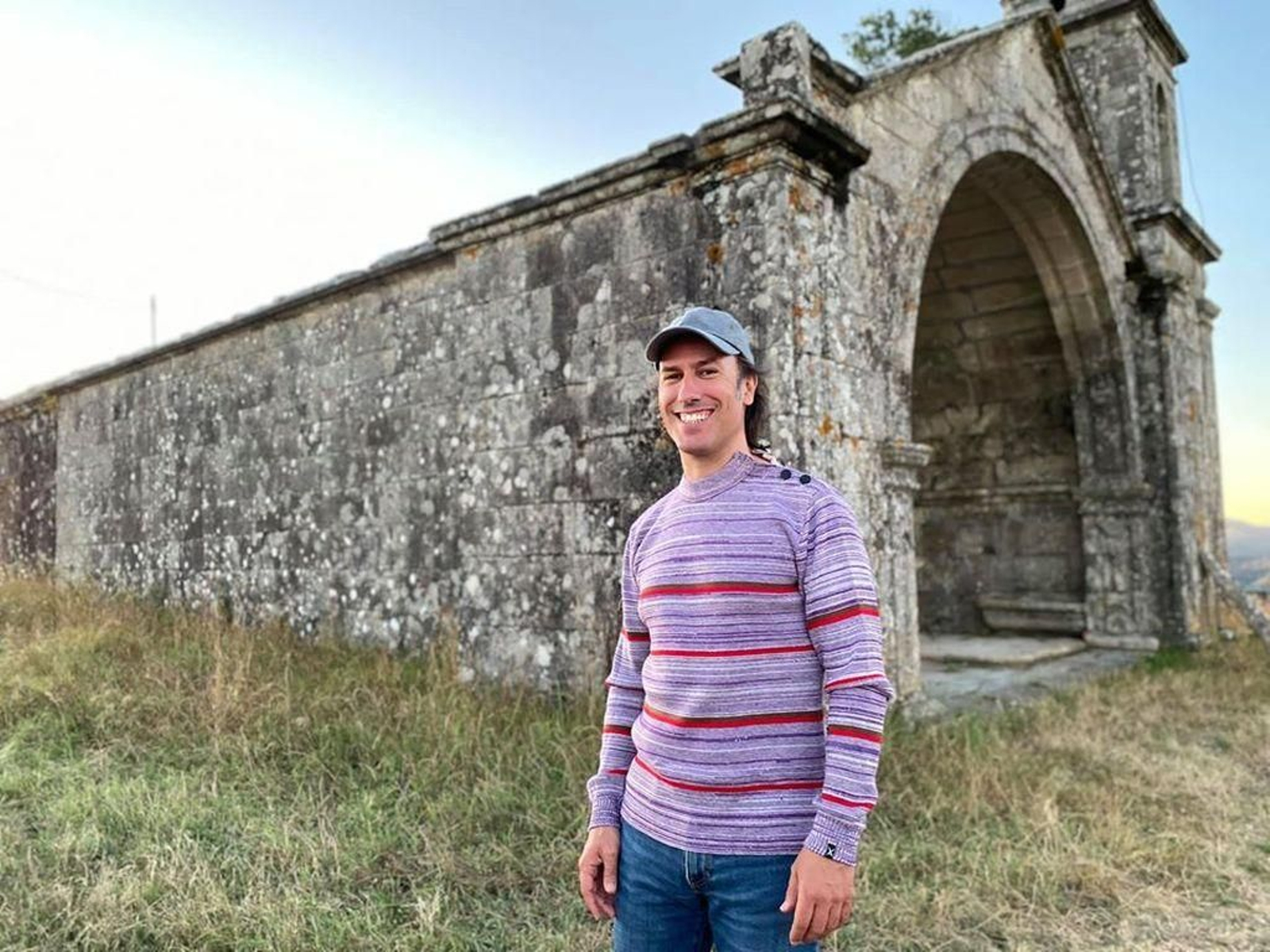 Carlos Núñez presentou a súa xira “Lugares Máxicos” en oito enclaves.