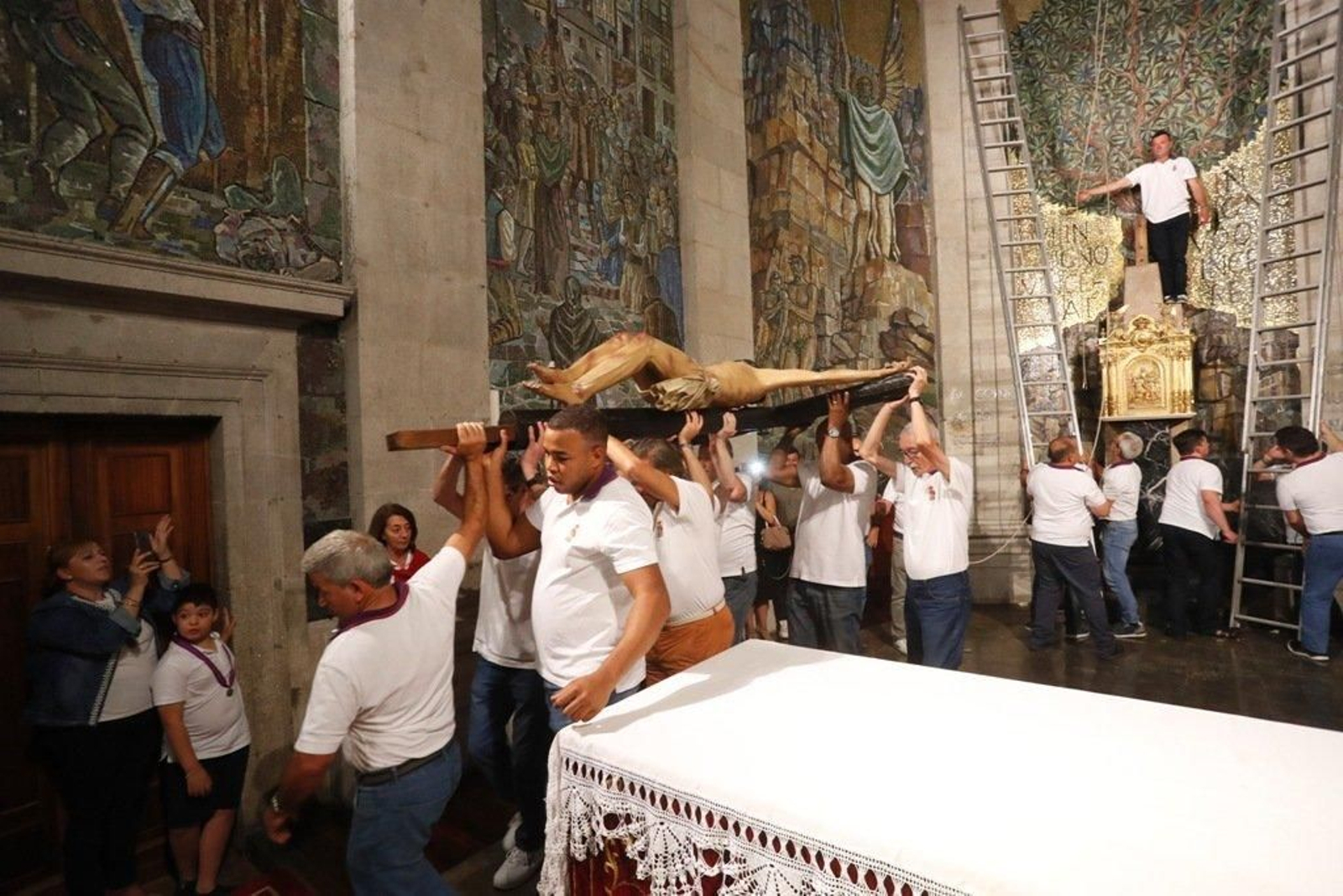 Descendimiento del Cristo de la Victoria _ JV Landín 057