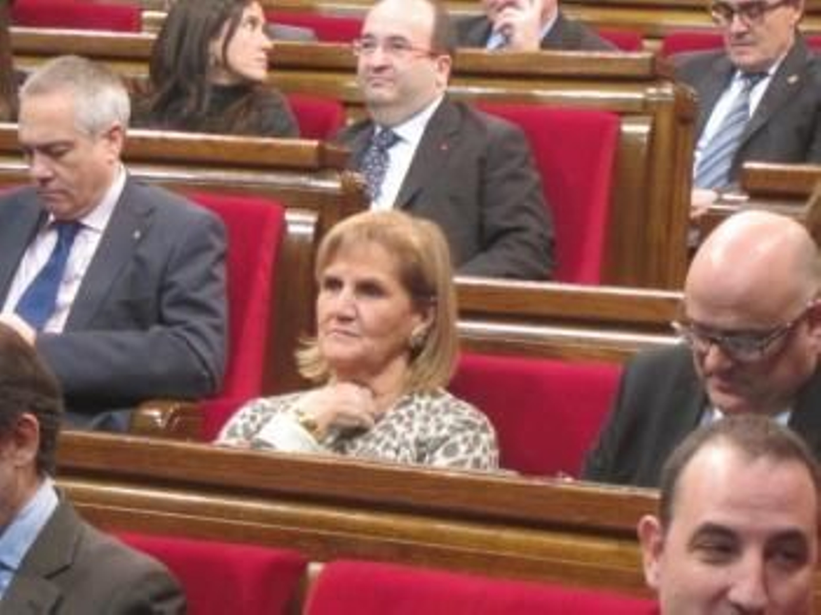 Núria de Gispert, en el hemiciclo del Parlament.