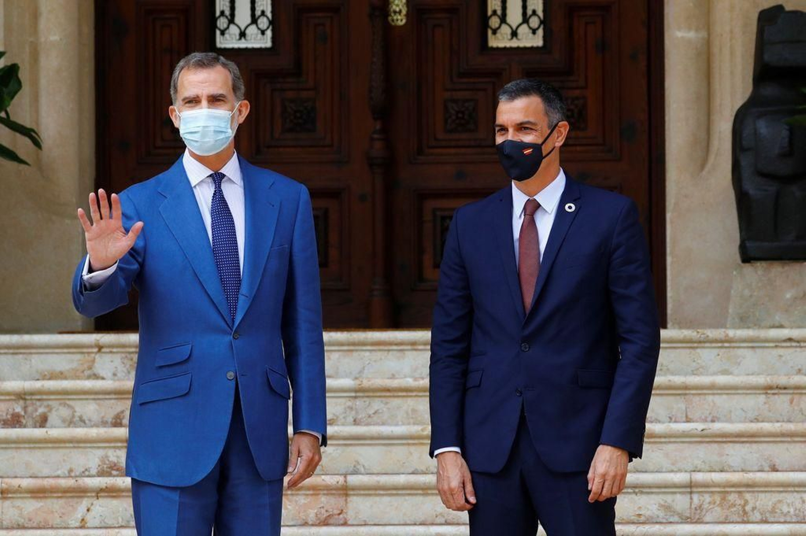 El rey Felipe ayer en el Palacio de Marivent durante la audiencia al presidente del Gobierno, Pedro Sánchez.