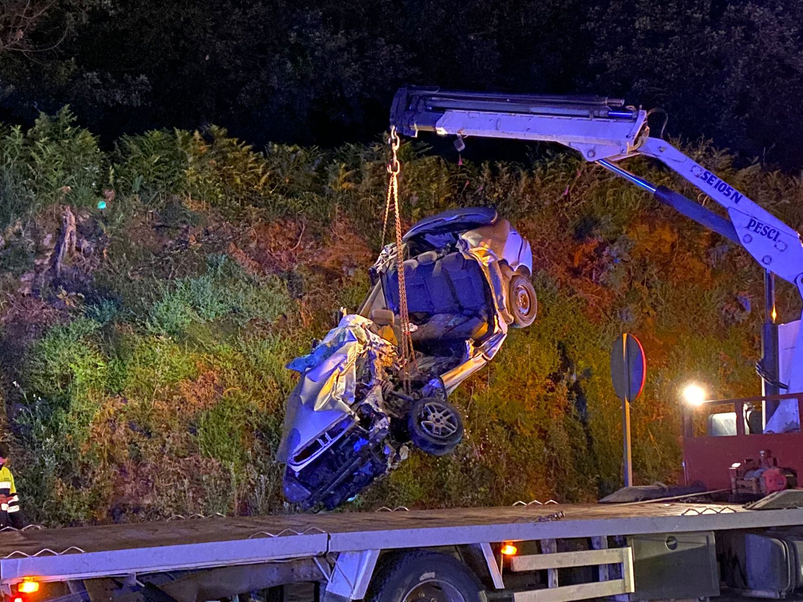 Tres muertos en un accidente de tráfico en Caldas de Reis // Alberte