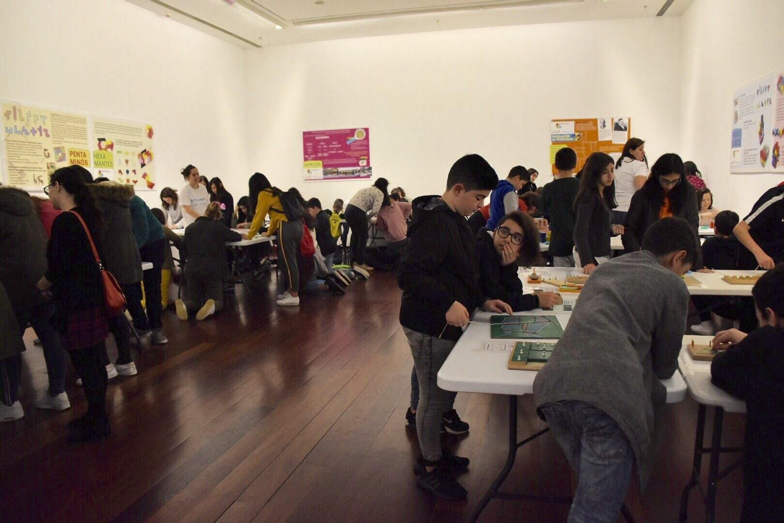 La sala II del Centro Social de Afundación acoge los talleres para escolares “Imaxtina”.