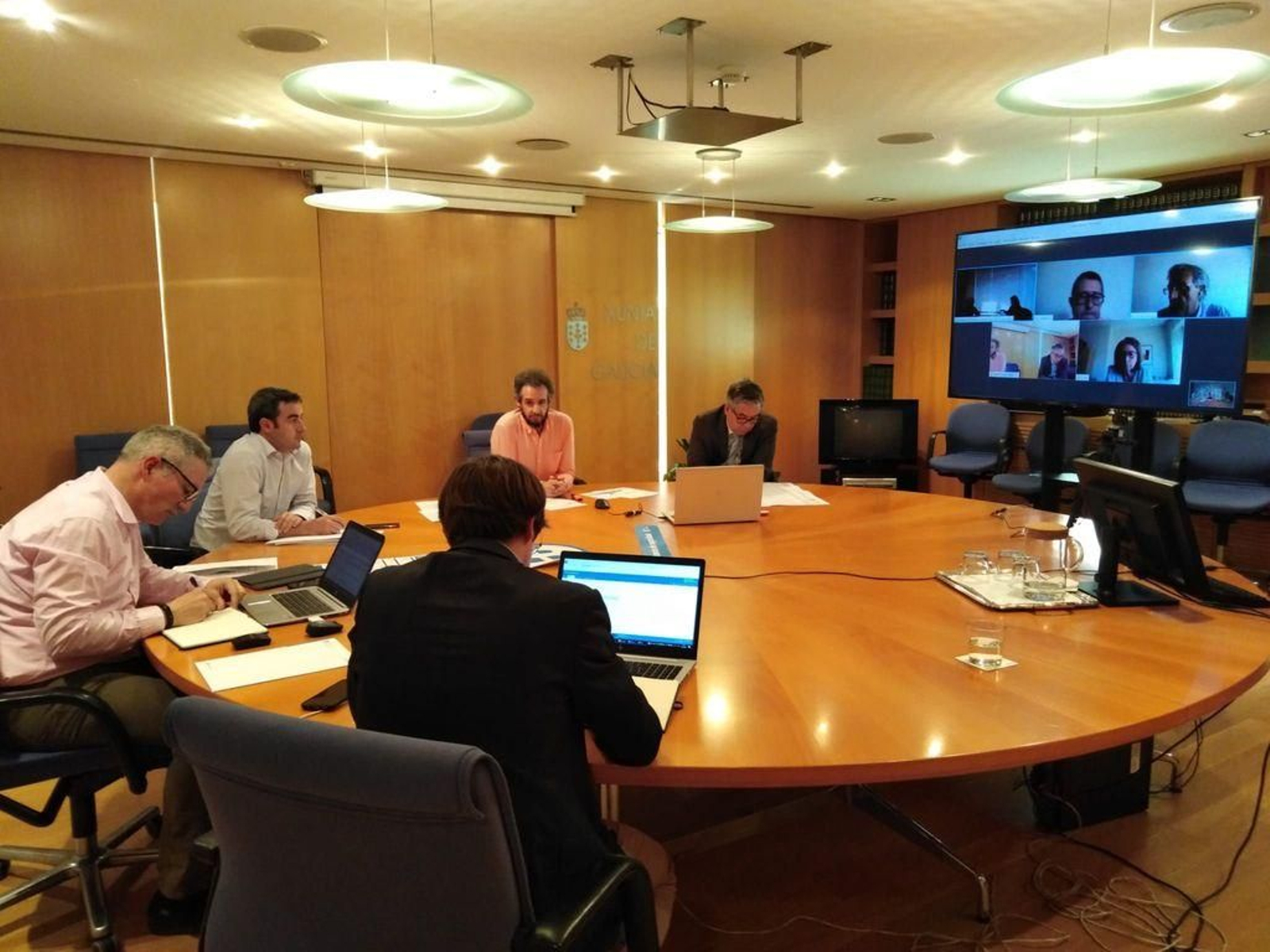 Comisión de segumiento Concello-Xunta-ADIF, ayer.