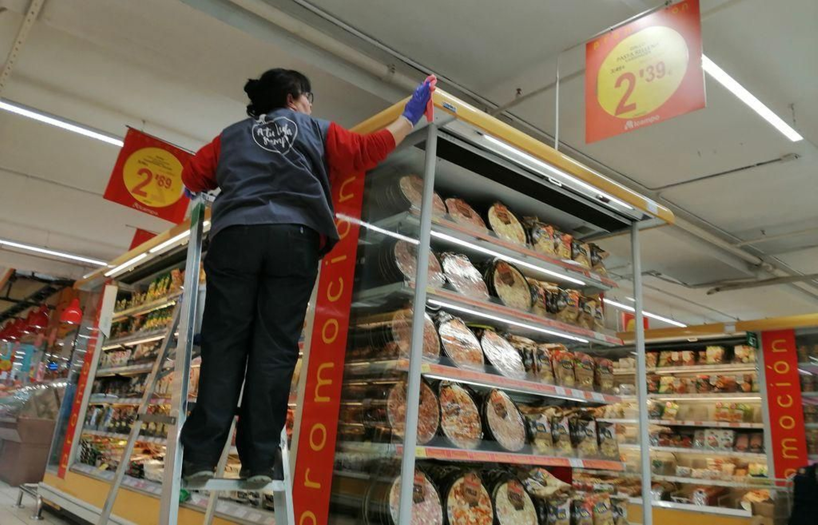 Los supermercados y la limpieza representan un elevado porcentaje de nuevas contrataciones en Vigo.