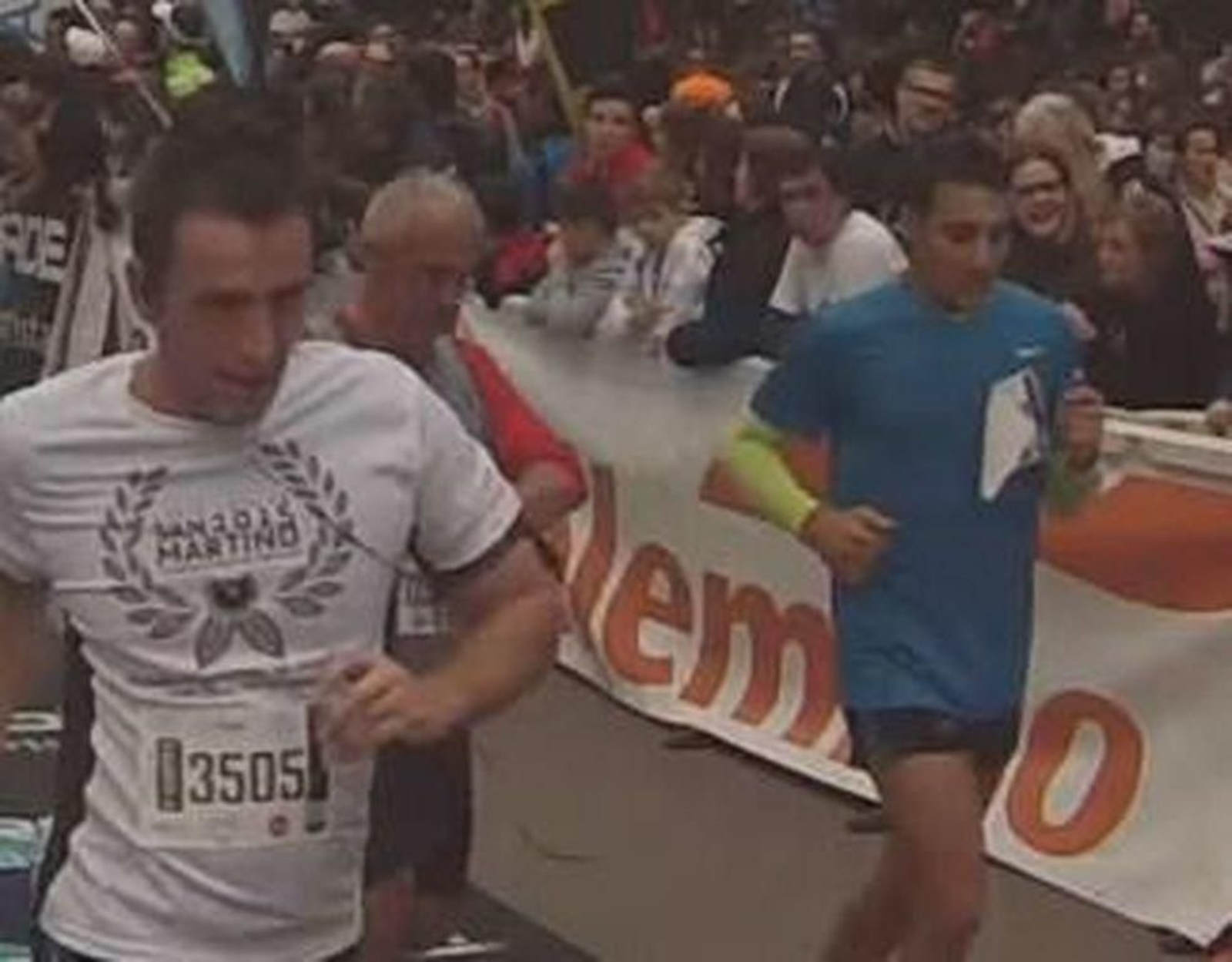 Iván, a la izquierda en una prueba en Ourense.