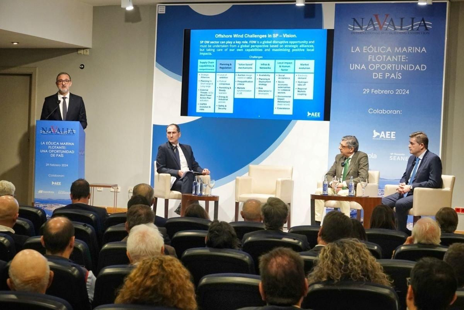 Jornada sobre la eólica marina flotante organizada por Navalia y celebrada ayer en el Círculo de Empresarios de Galicia.