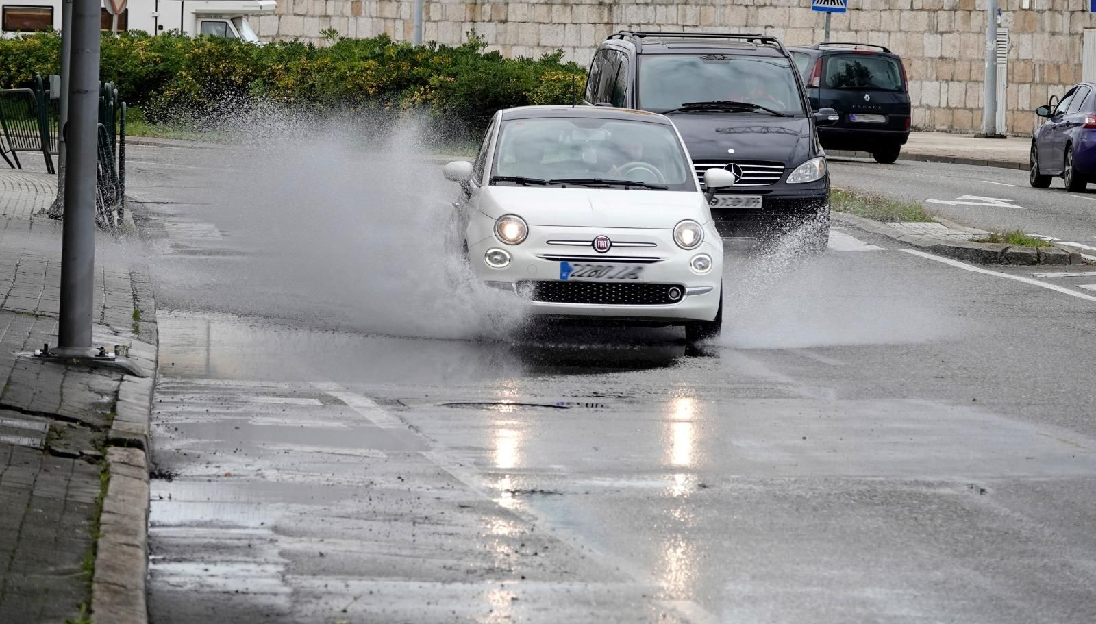 Tráfico en una jornada de lluvia.