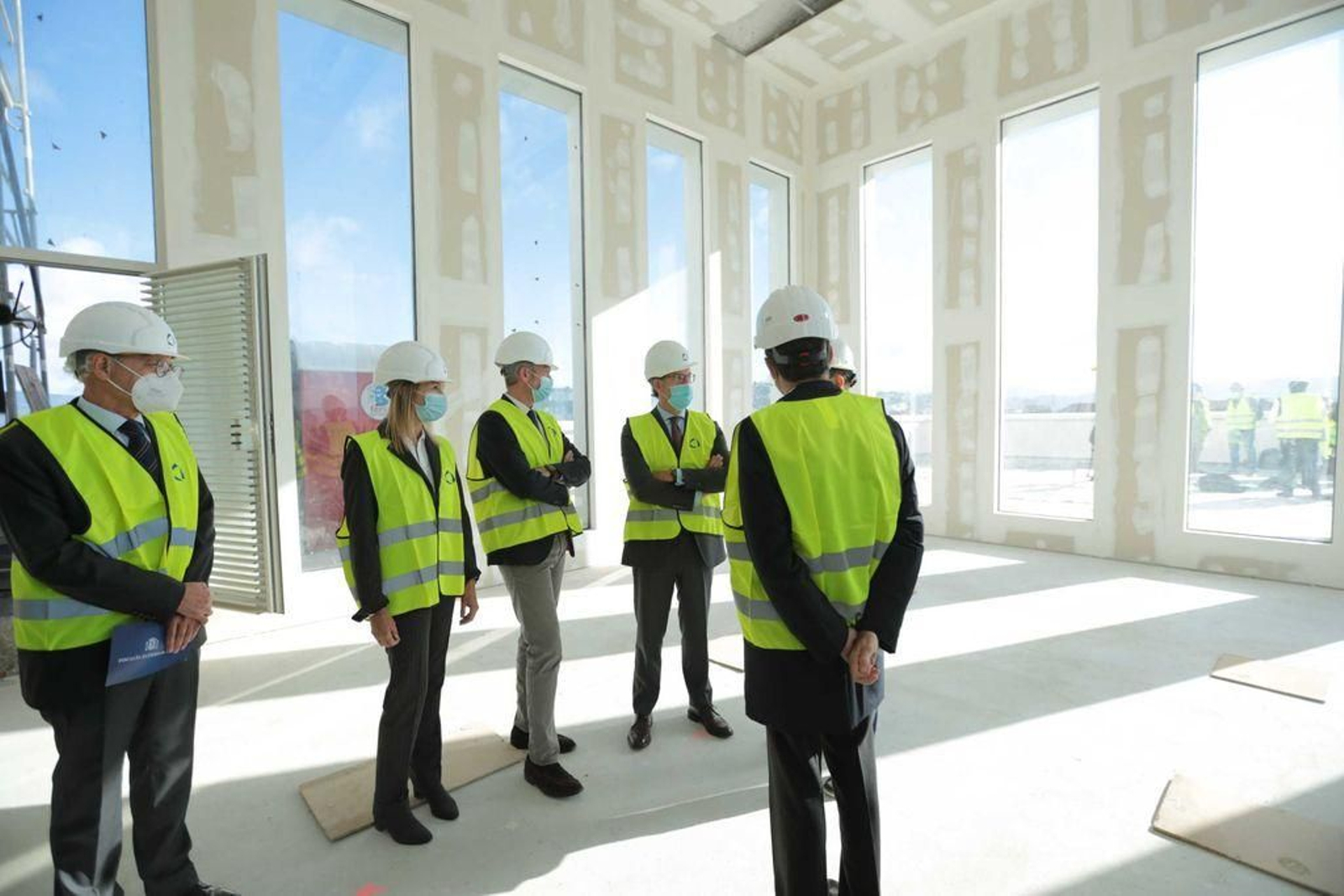 Feijóo, el presidente el TSXG, en la planta 7, donde hay un mirador espectacular.