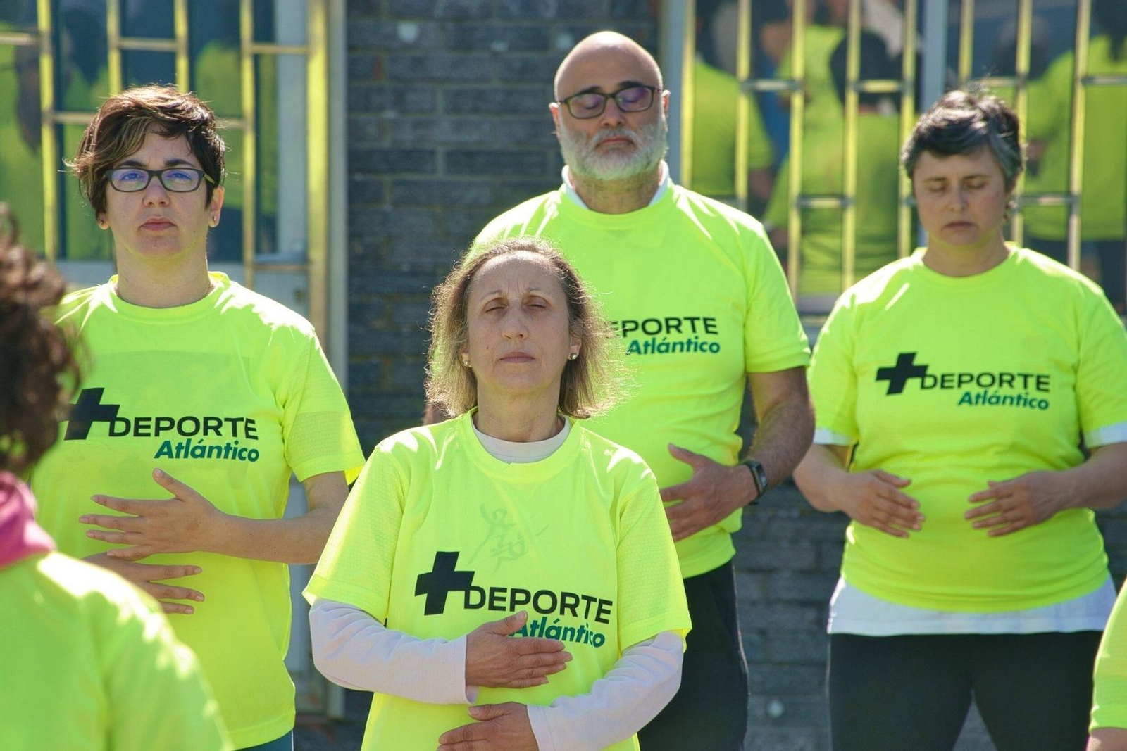 Sesión de taichí de +Deporte Atlántico en Samil.